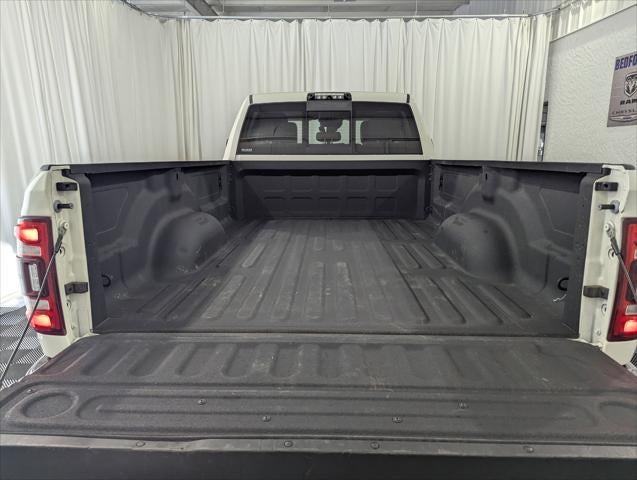 2020 RAM 3500 Laramie Crew Cab 4x4 8' Box