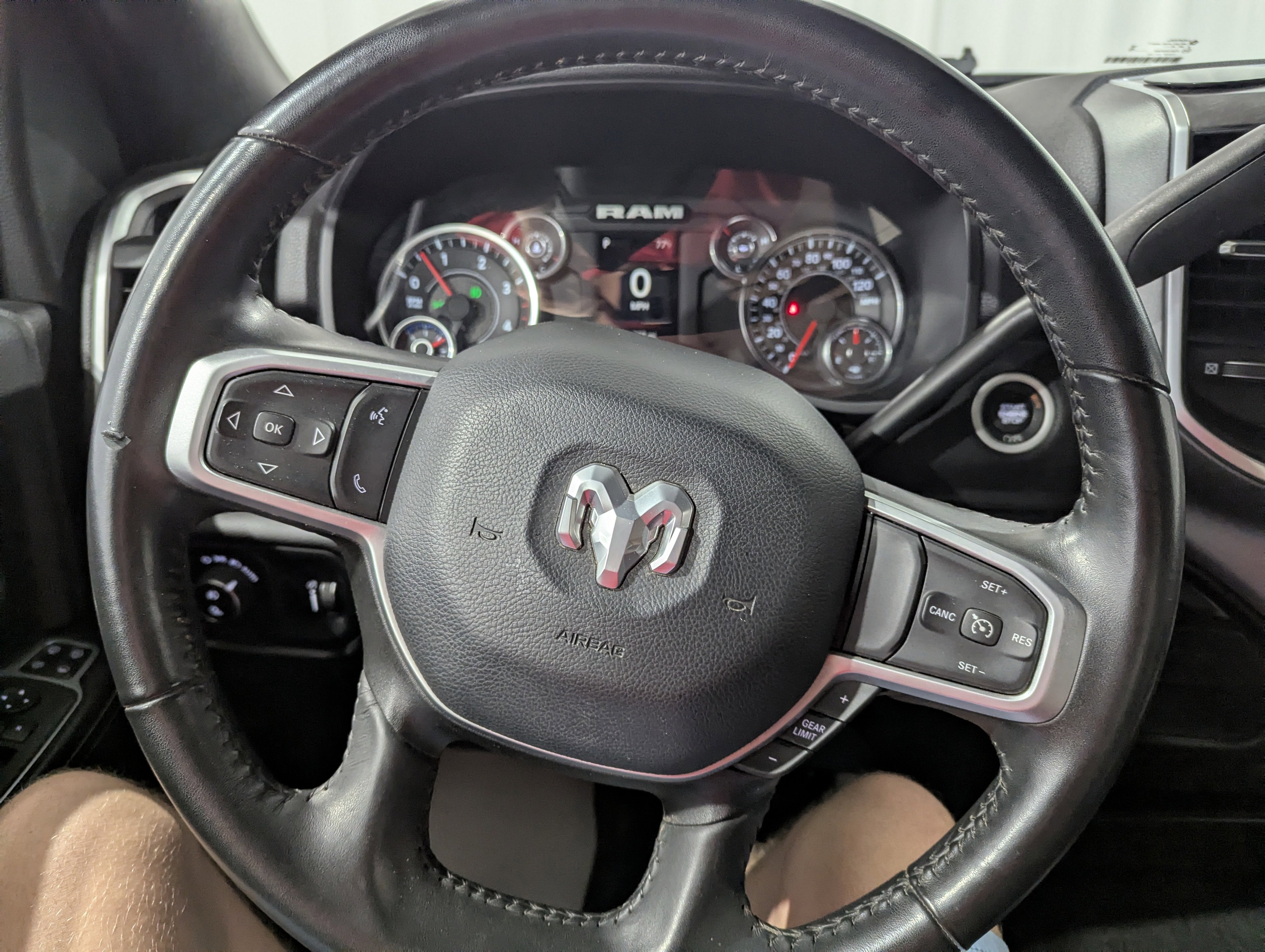 2024 RAM 3500 Big Horn Crew Cab 4x4 8' Box