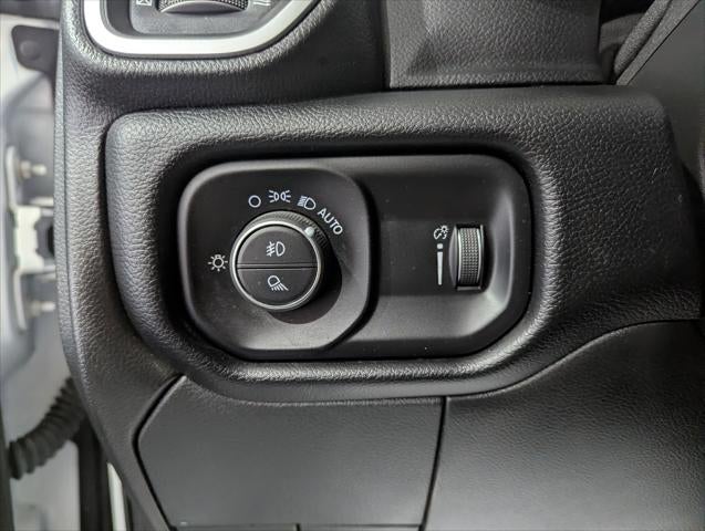 2024 RAM 3500 Big Horn Crew Cab 4x4 8' Box