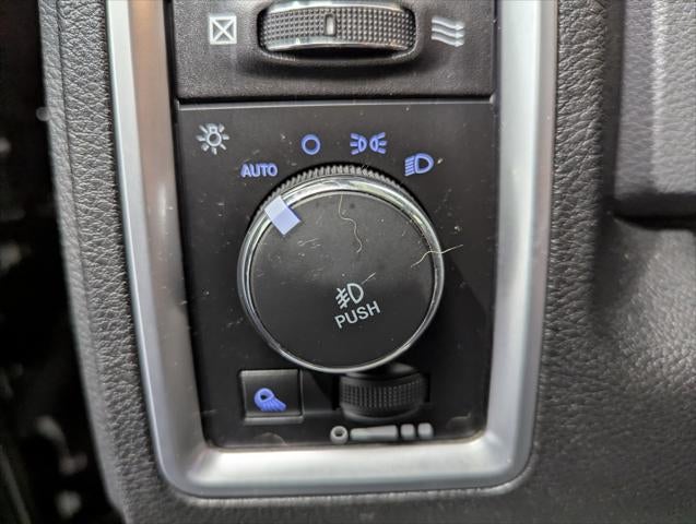 2017 RAM 1500 Big Horn Crew Cab 4x4 5'7' Box