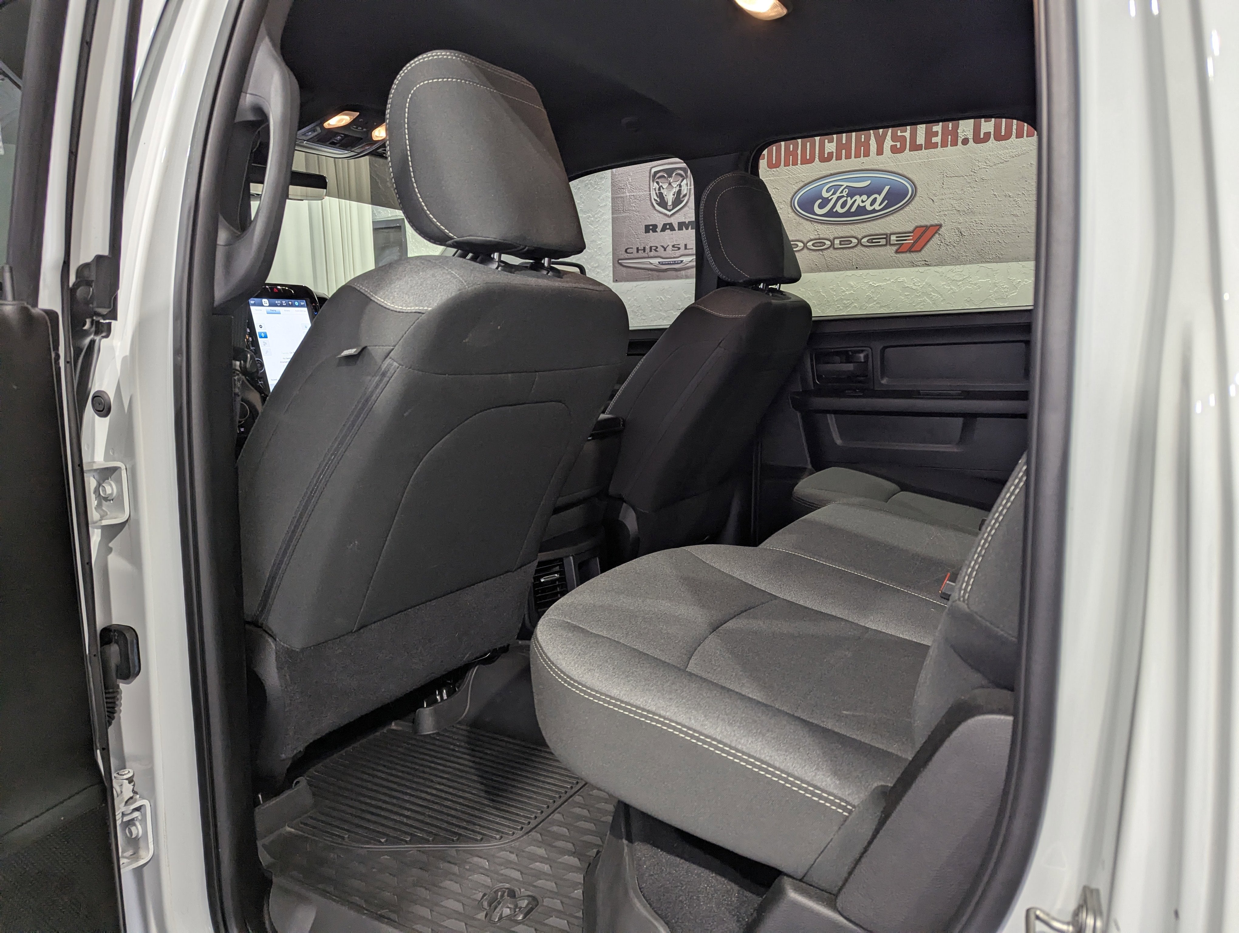 2024 RAM 2500 Tradesman Crew Cab 4x4 6'4' Box