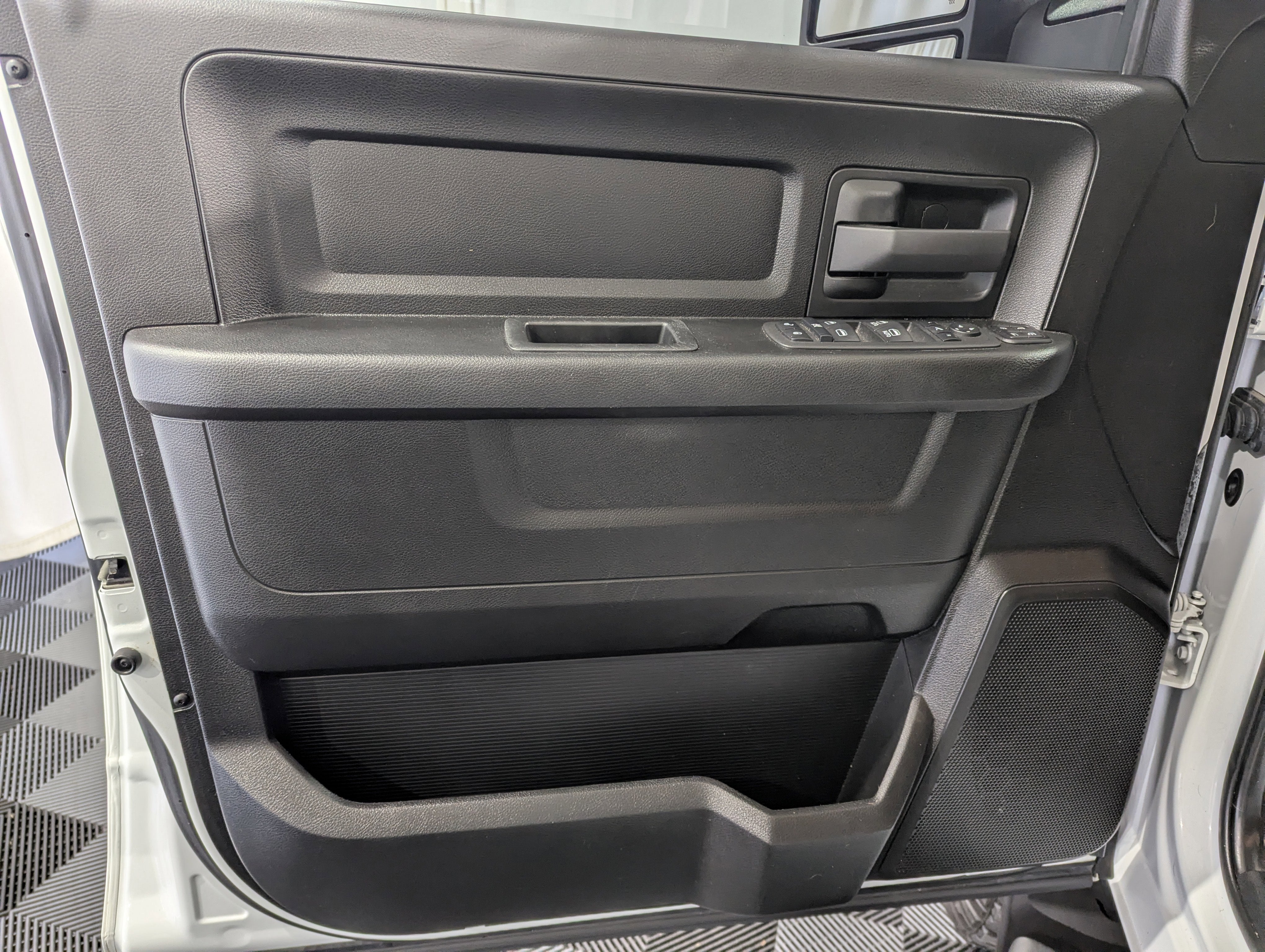 2024 RAM 2500 Tradesman Crew Cab 4x4 6'4' Box