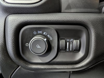 2020 RAM 2500 Tradesman Crew Cab 4x4 6'4' Box