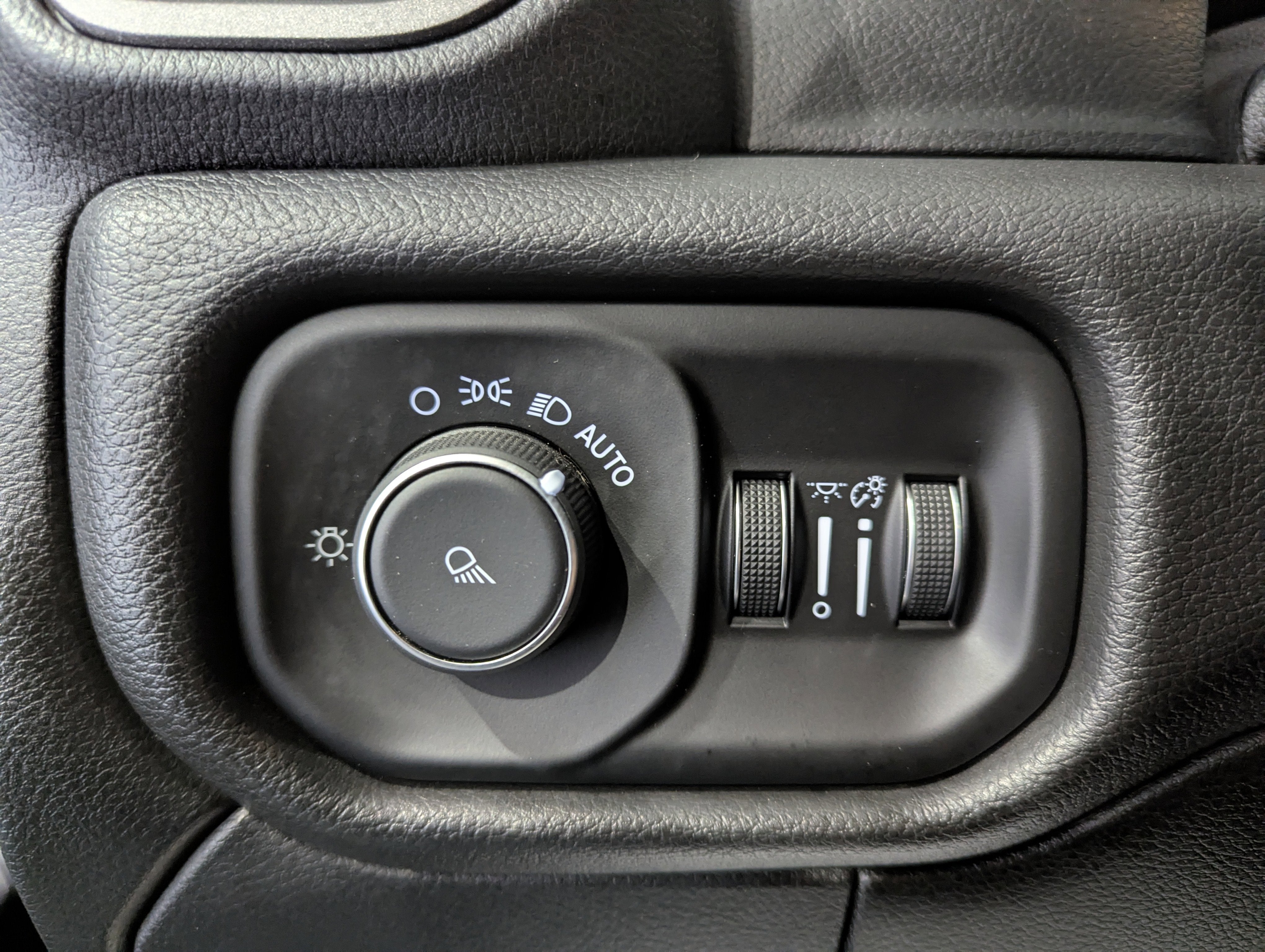 2020 RAM 2500 Tradesman Crew Cab 4x4 6'4' Box