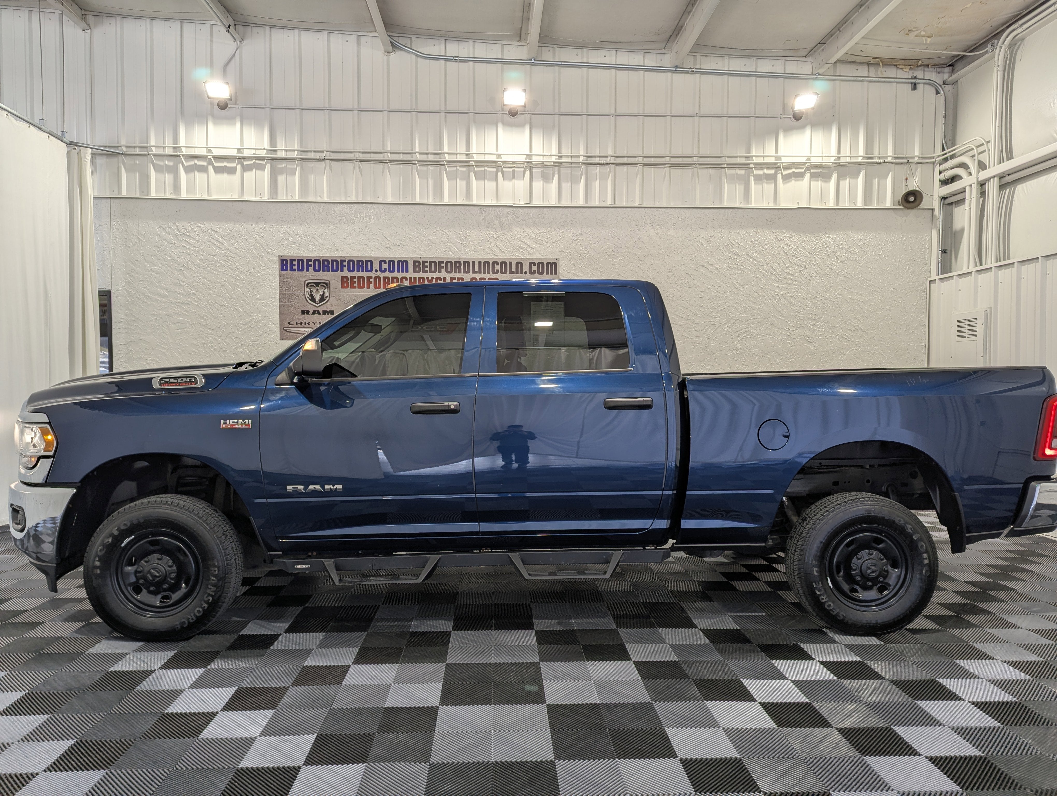 2020 RAM 2500 Tradesman Crew Cab 4x4 6'4' Box