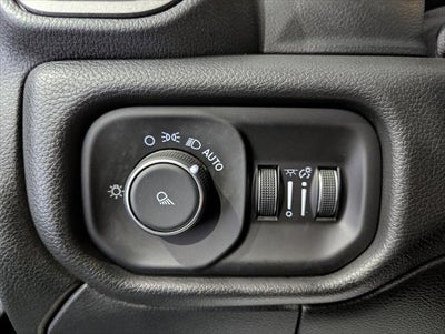 2020 RAM 2500 Tradesman Crew Cab 4x4 6'4' Box