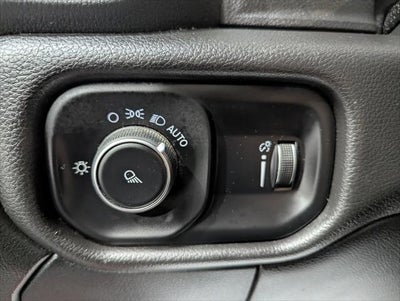 2021 RAM 2500 Tradesman Crew Cab 4x4 6'4' Box