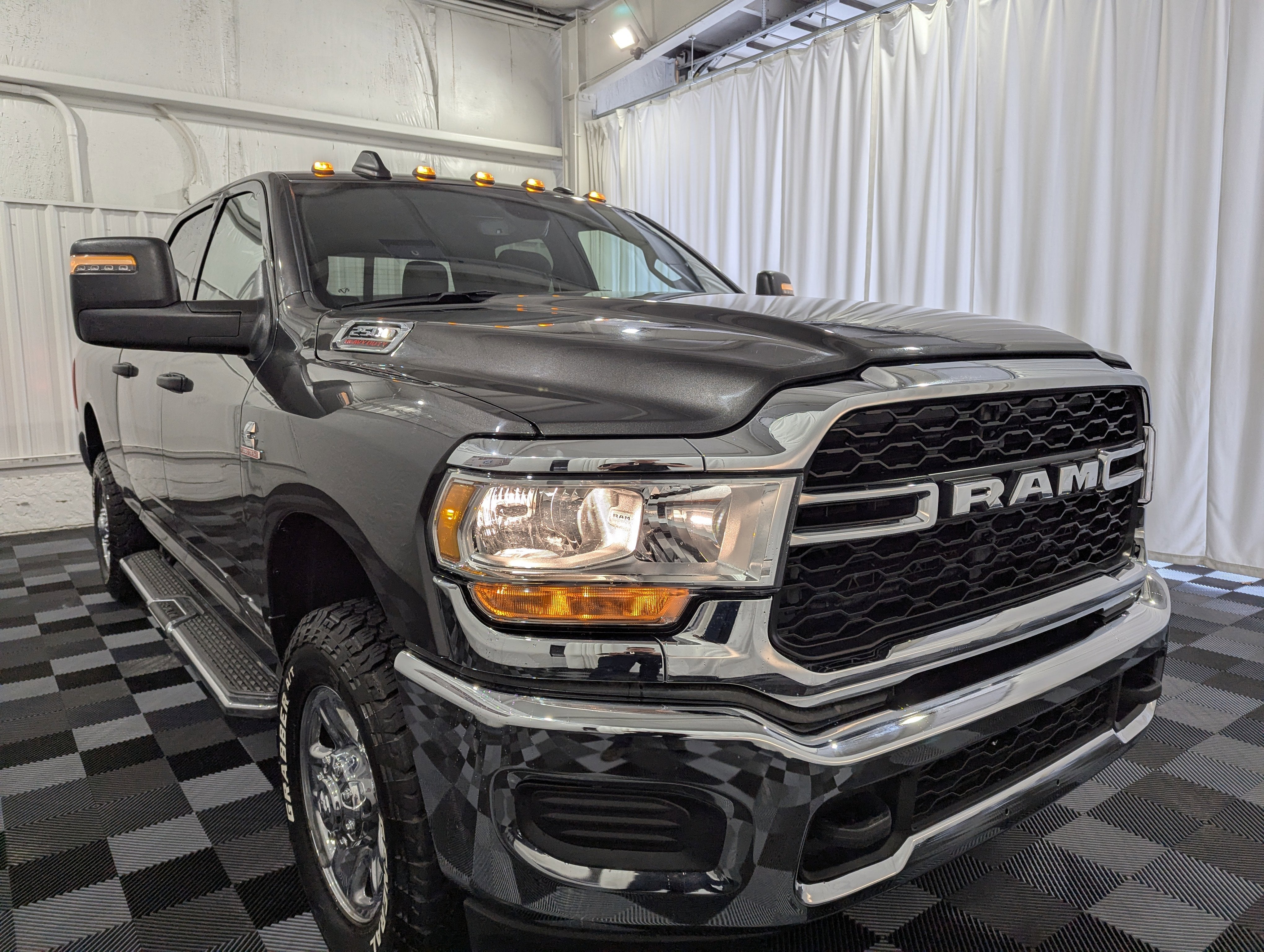 2024 RAM 2500 Tradesman Crew Cab 4x4 6'4' Box