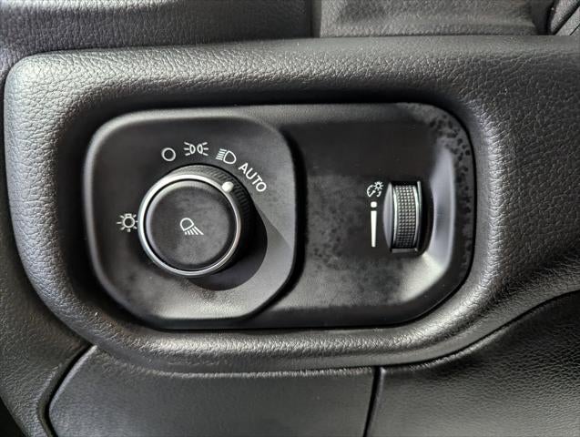 2024 RAM 2500 Tradesman Crew Cab 4x4 6'4' Box