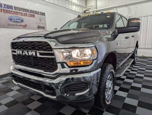 2024 RAM 2500 Tradesman Crew Cab 4x4 6'4' Box