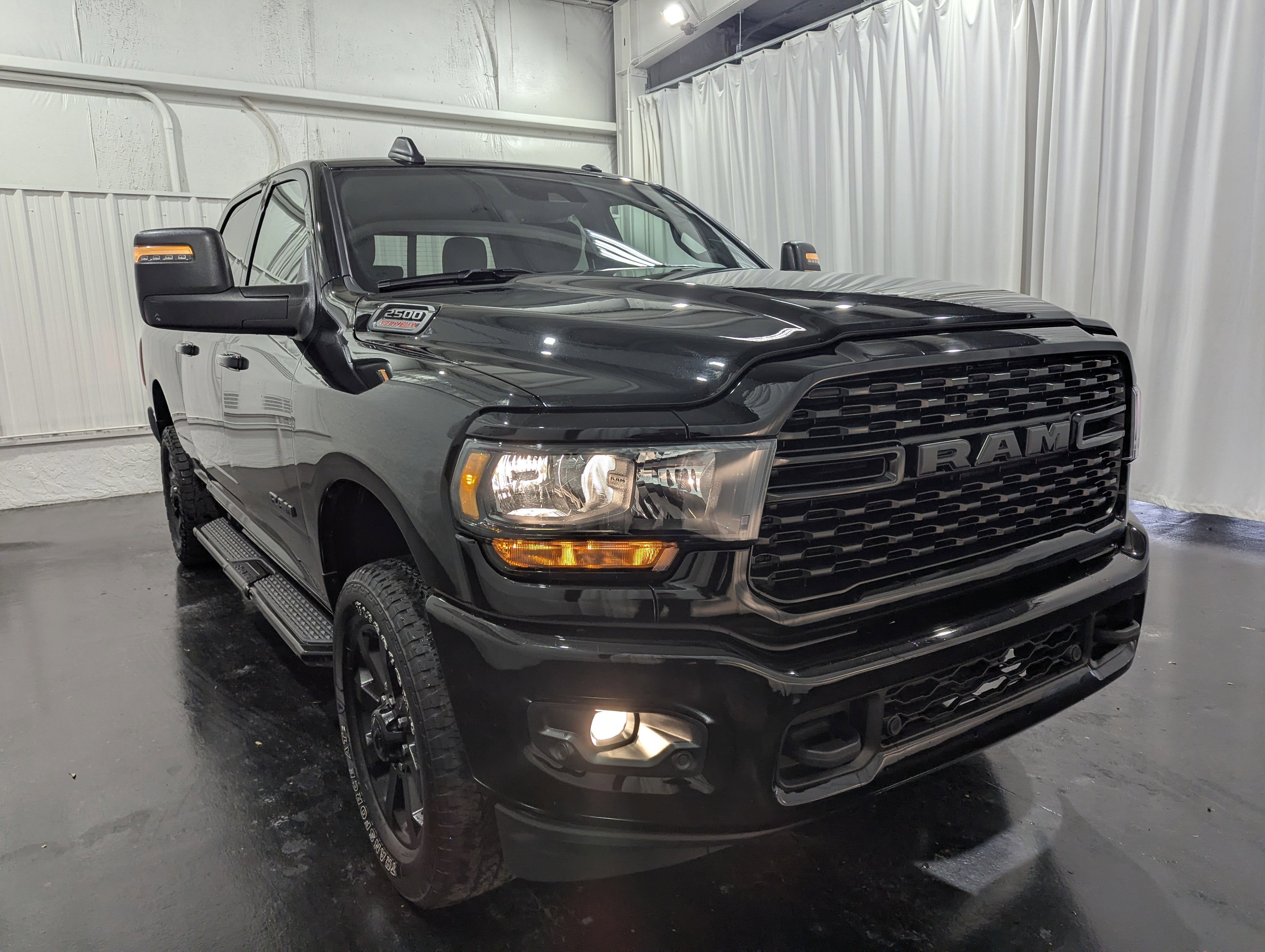 2024 RAM 2500 Big Horn Crew Cab 4x4 6'4' Box