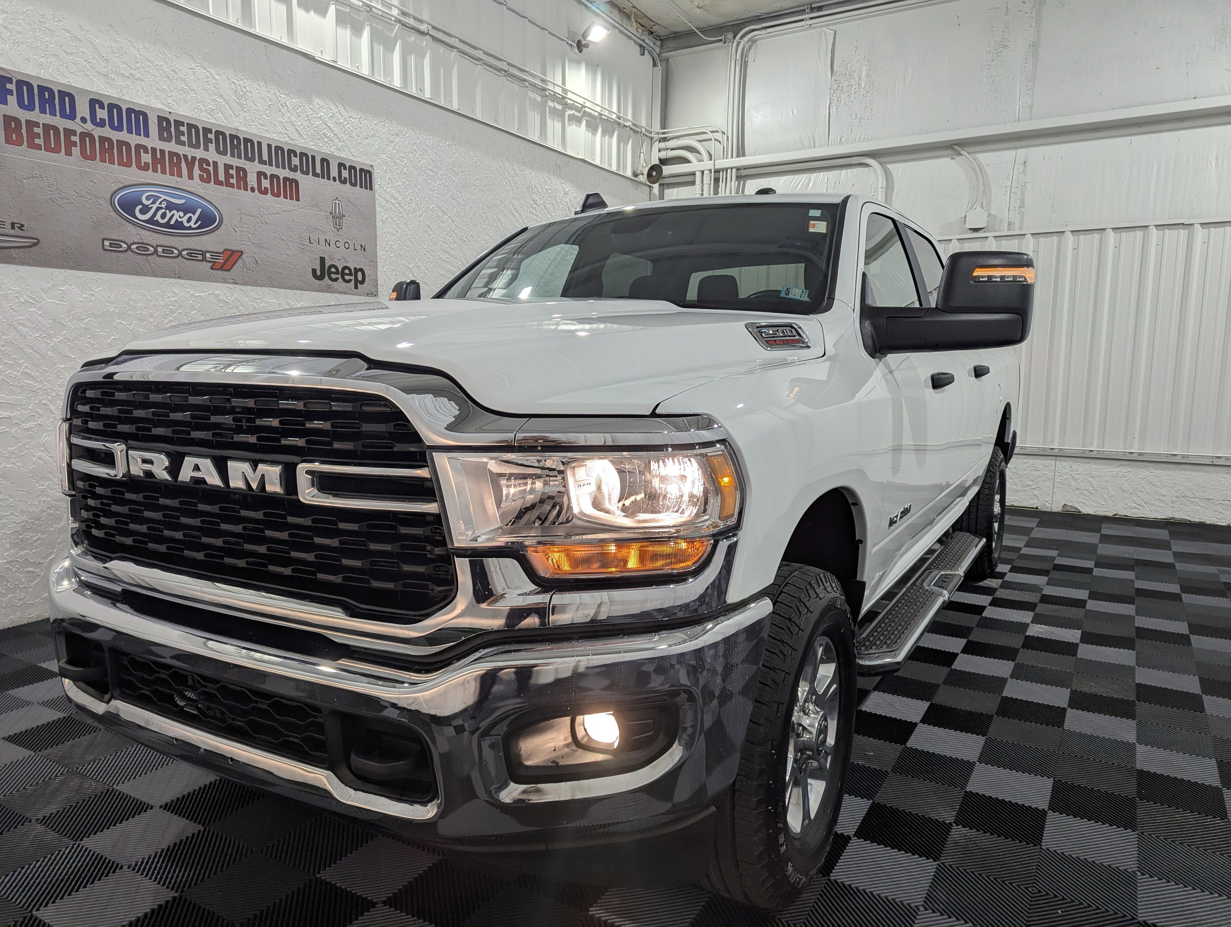 2024 RAM 2500 Big Horn Crew Cab 4x4 6'4' Box