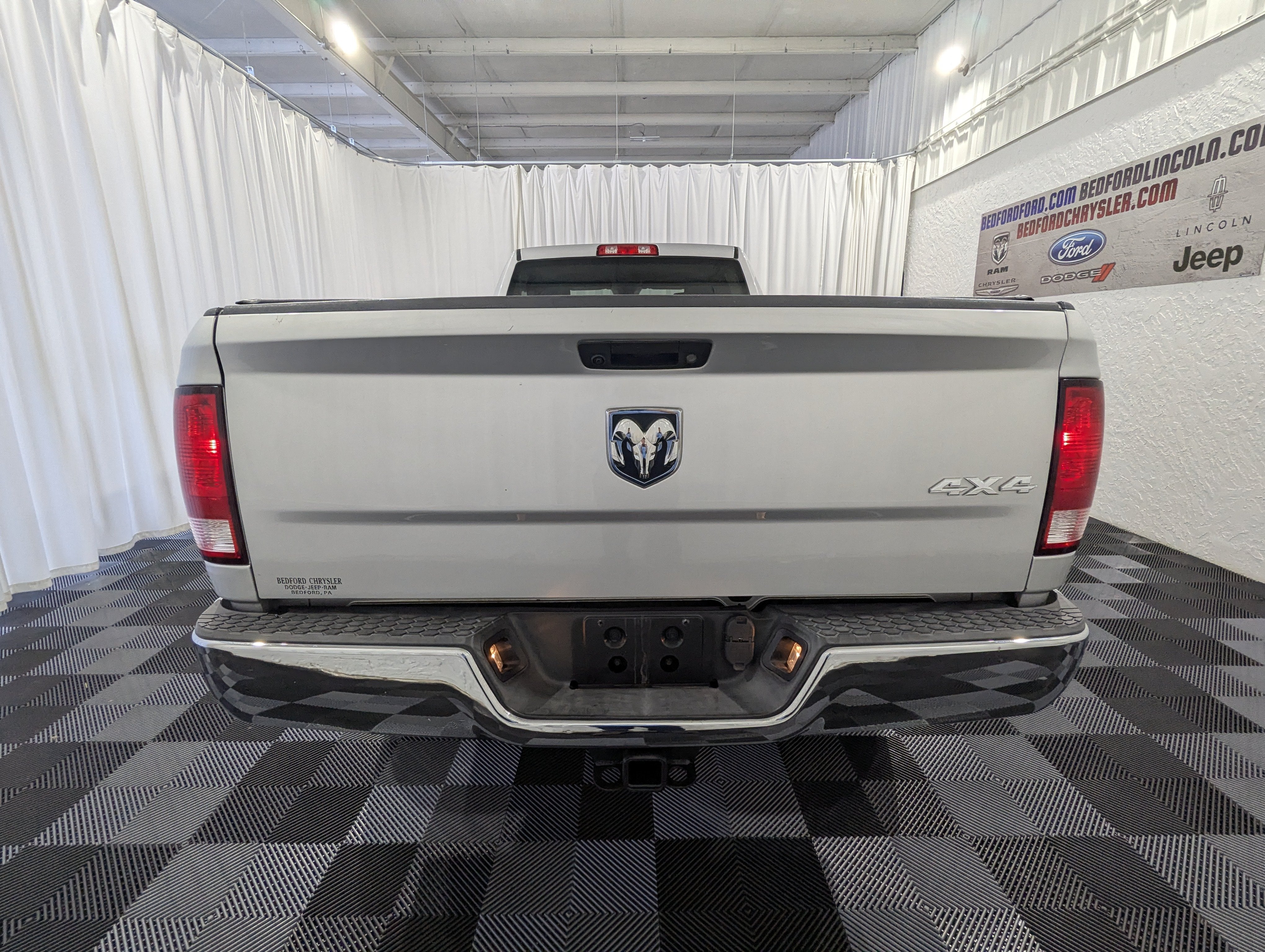 2018 RAM 2500 Tradesman Crew Cab 4x4 8' Box