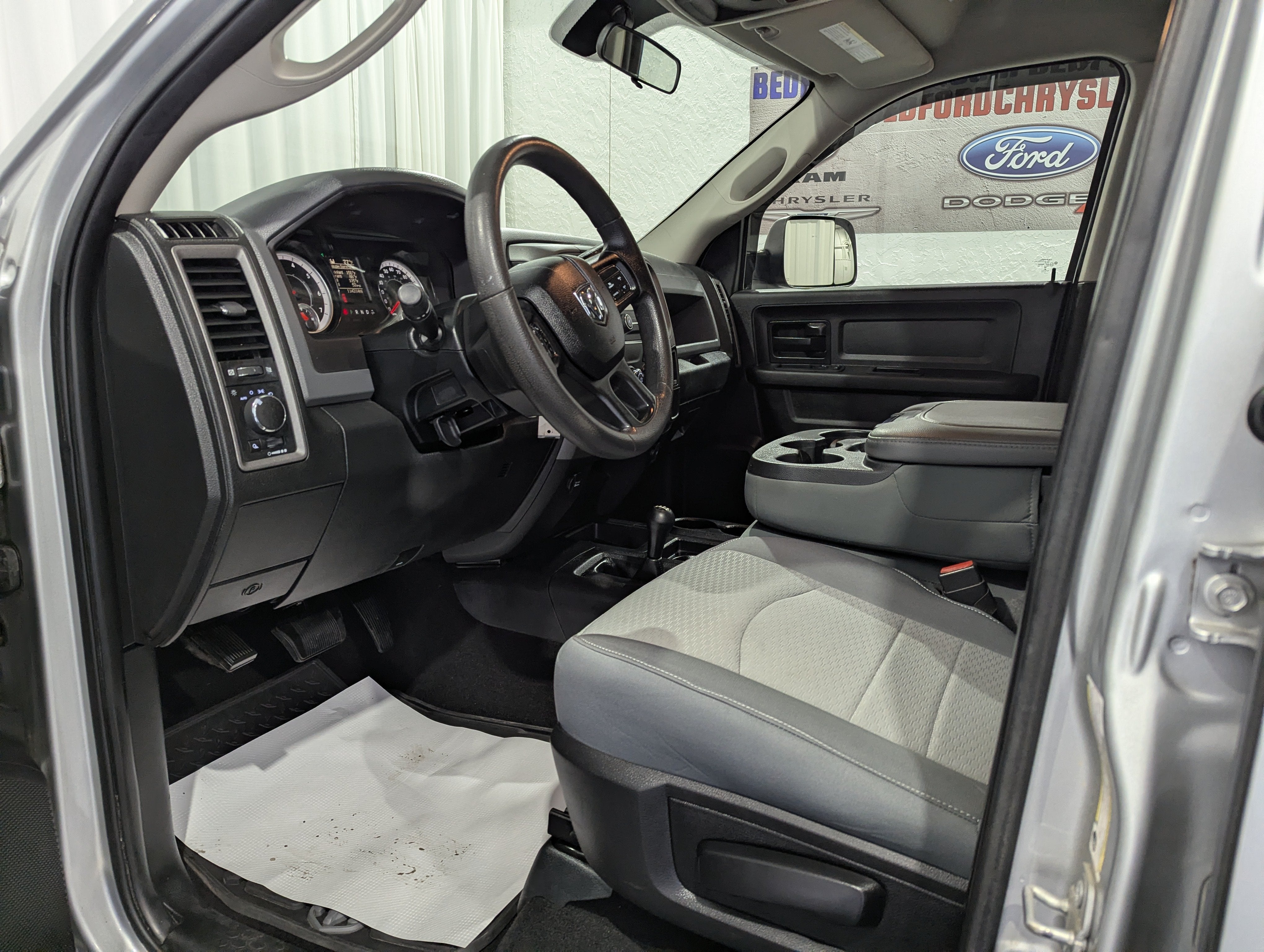 2018 RAM 2500 Tradesman Crew Cab 4x4 8' Box