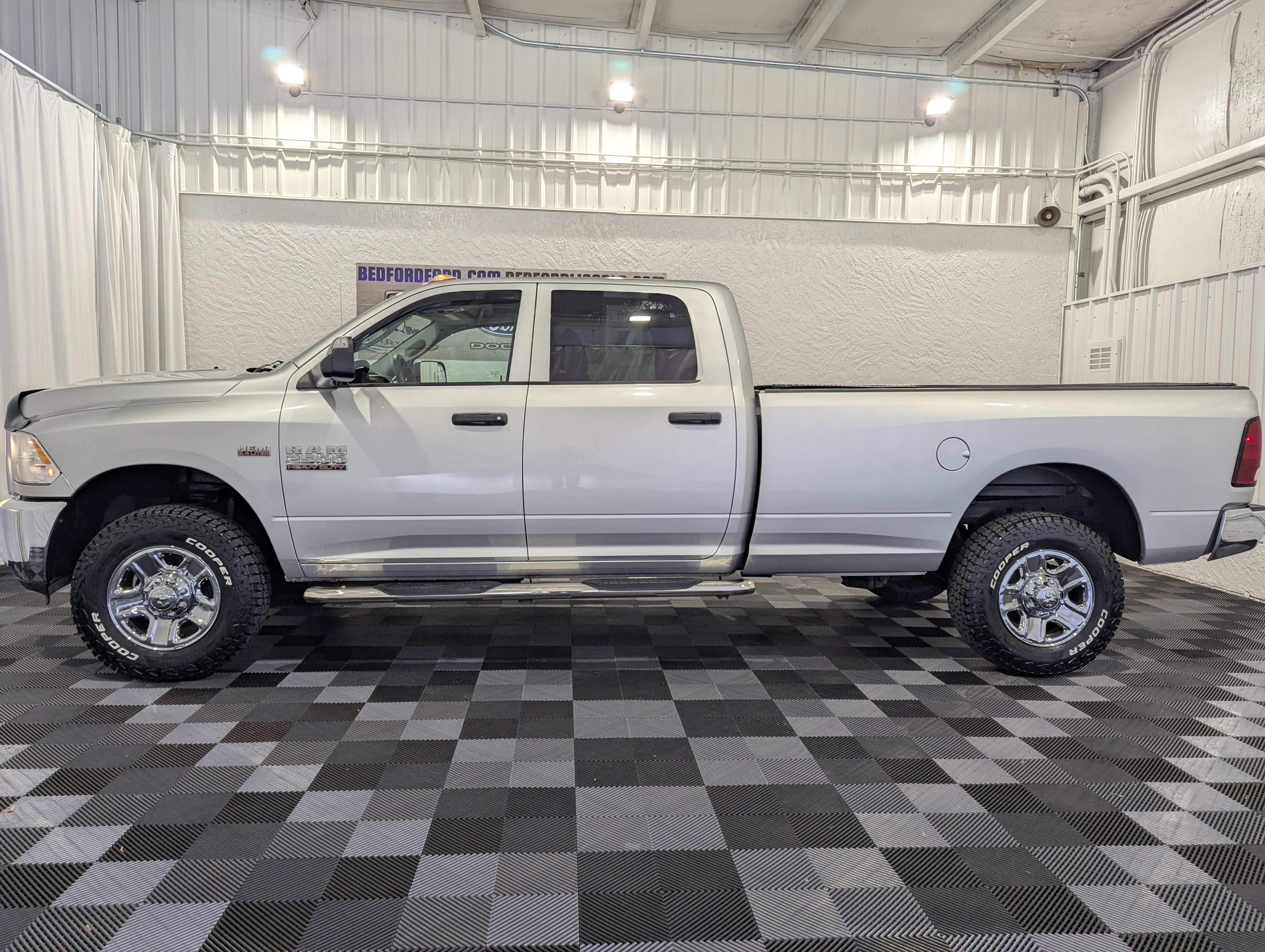 2018 RAM 2500 Tradesman Crew Cab 4x4 8' Box