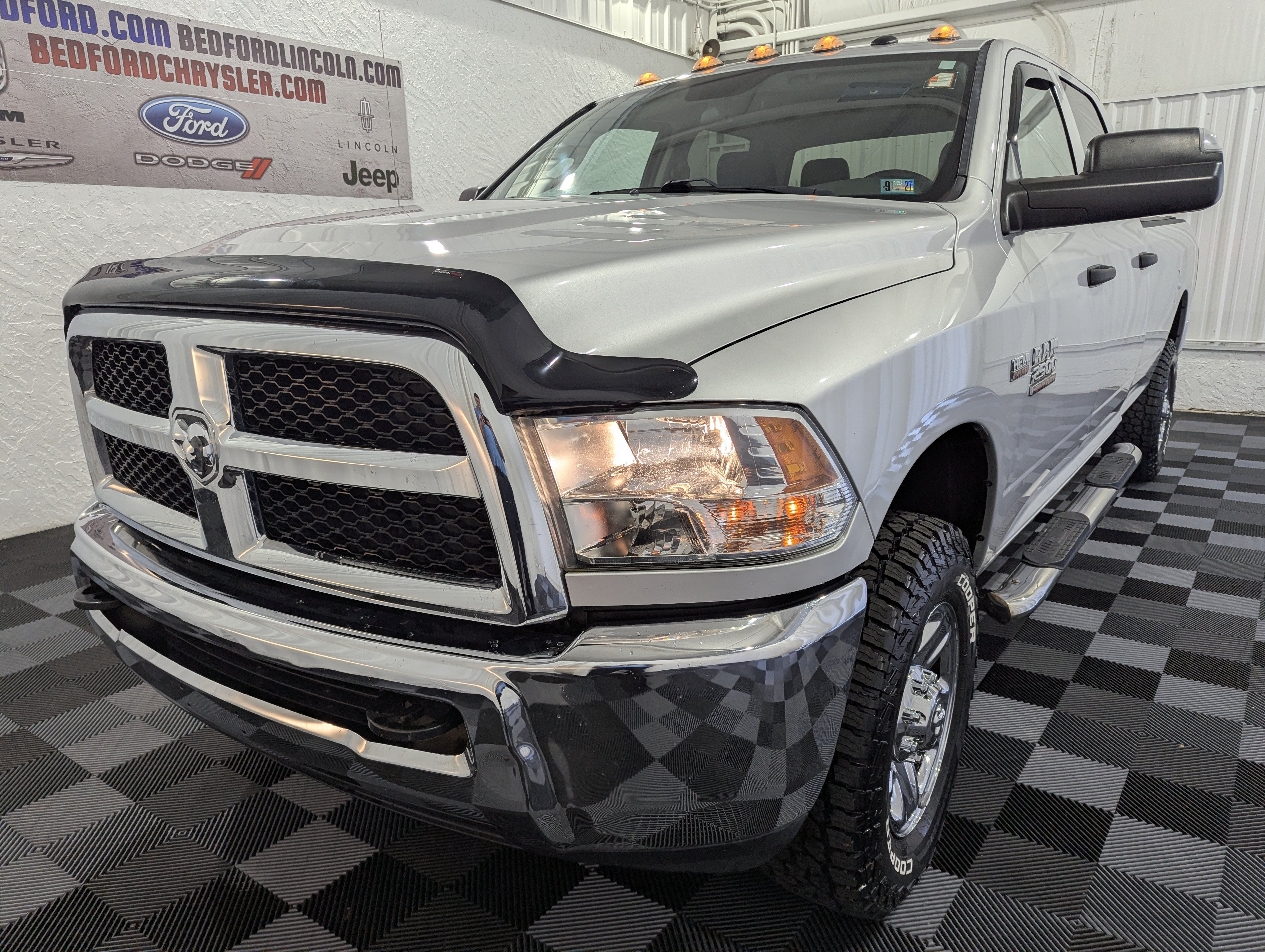2018 RAM 2500 Tradesman Crew Cab 4x4 8' Box