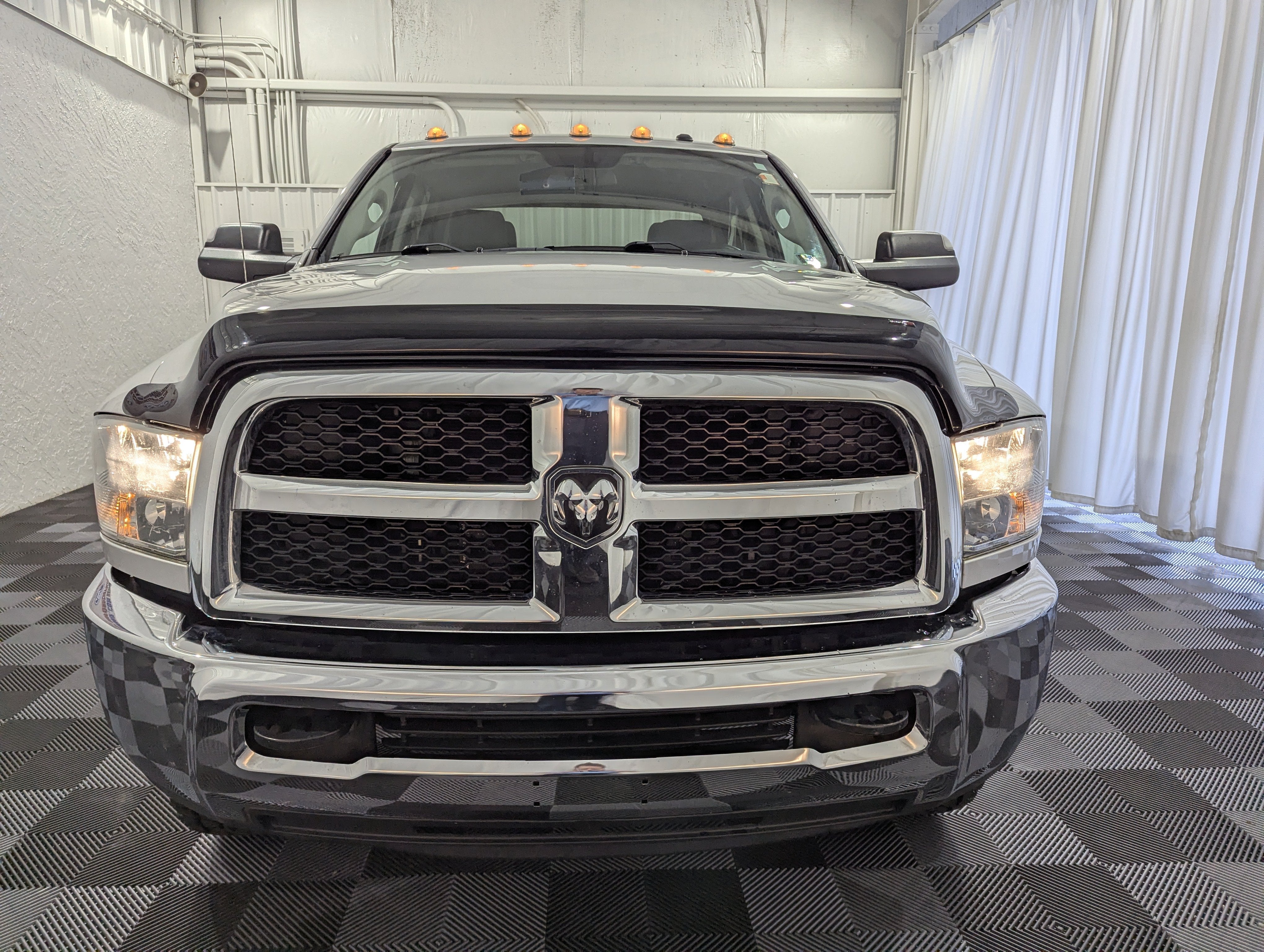 2018 RAM 2500 Tradesman Crew Cab 4x4 8' Box