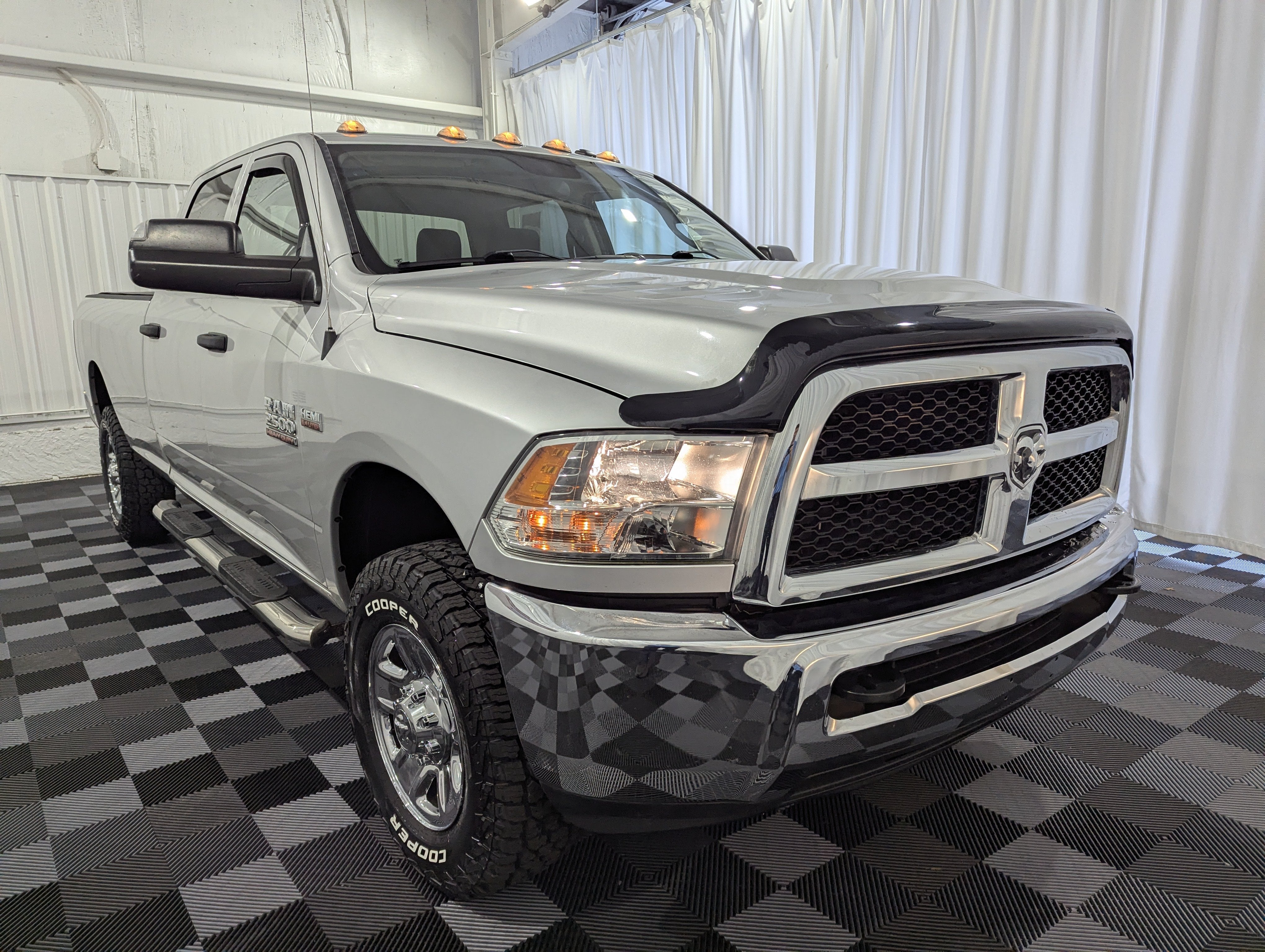2018 RAM 2500 Tradesman Crew Cab 4x4 8' Box