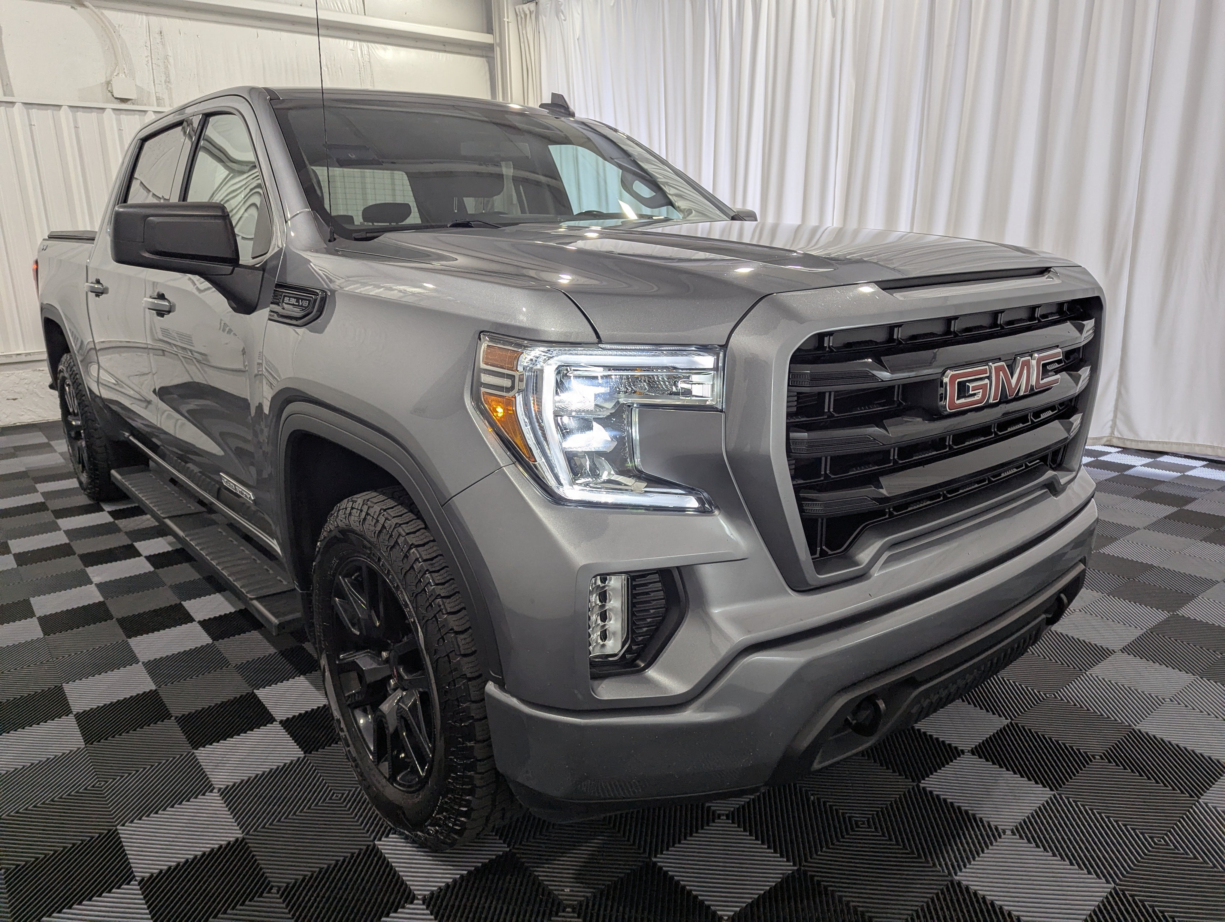 2021 GMC Sierra 1500 4WD Crew Cab Short Box Elevation