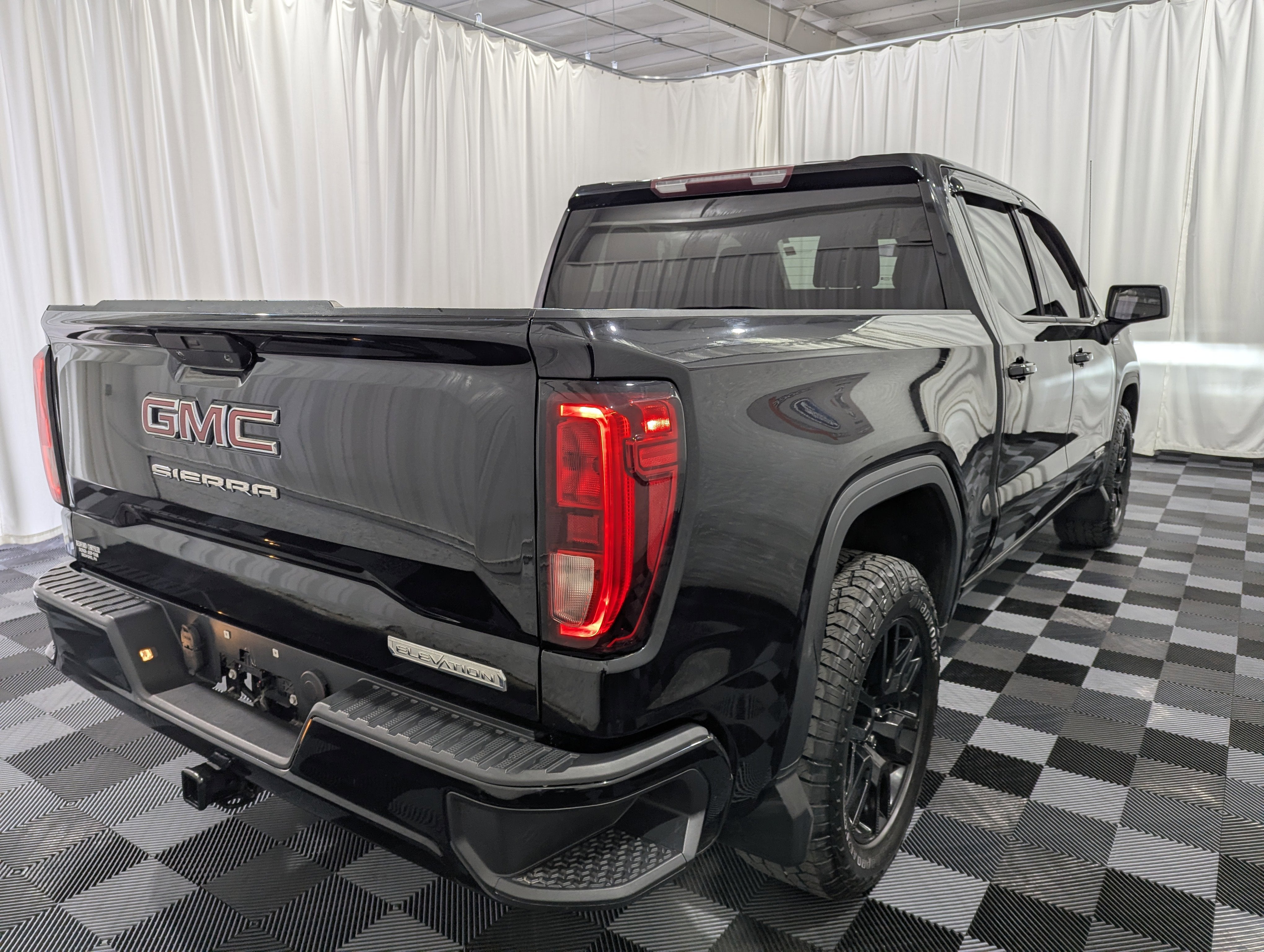 2020 GMC Sierra 1500 4WD Crew Cab Short Box Elevation