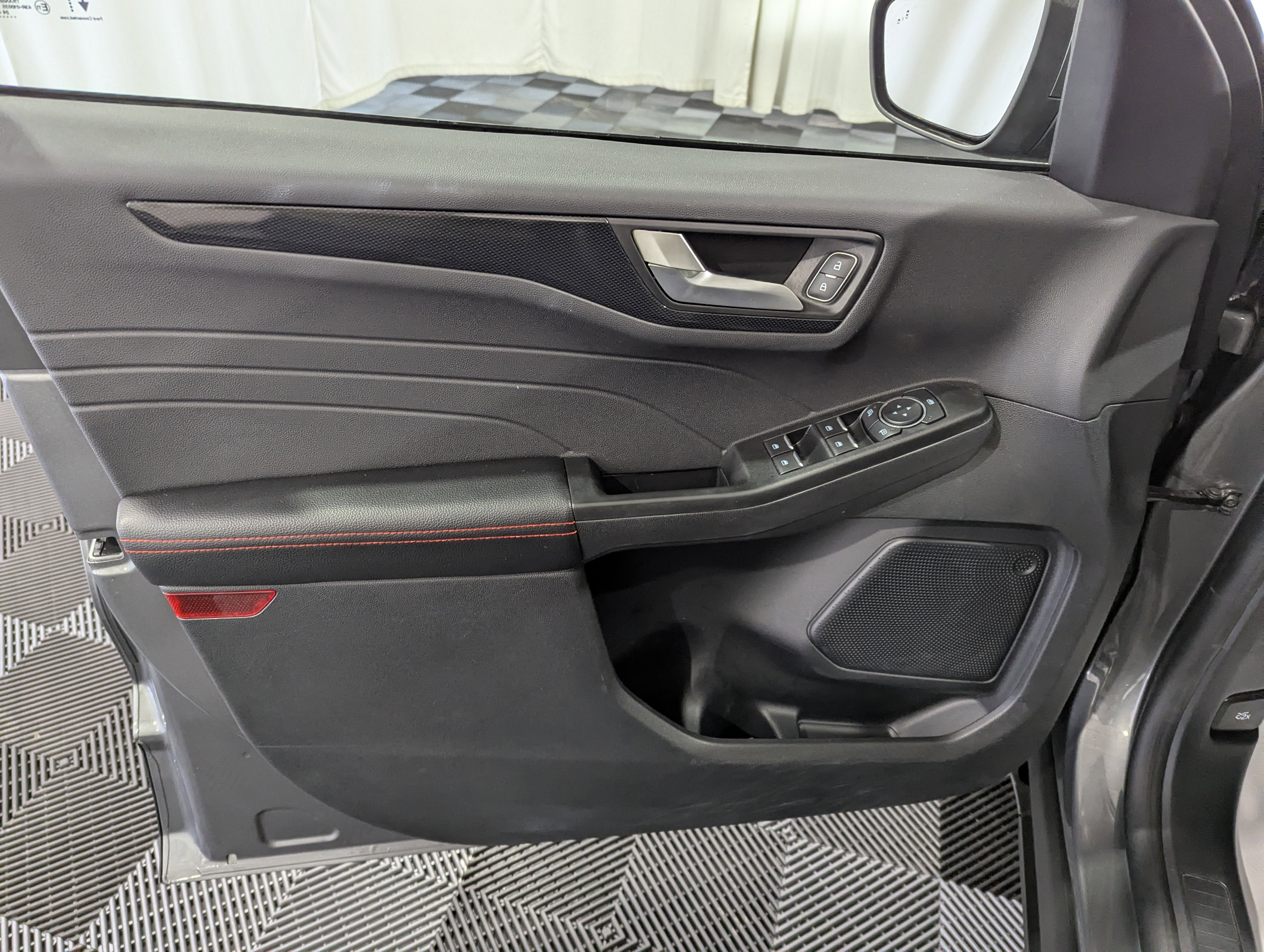 2025 Ford Escape ST-Line Select AWD