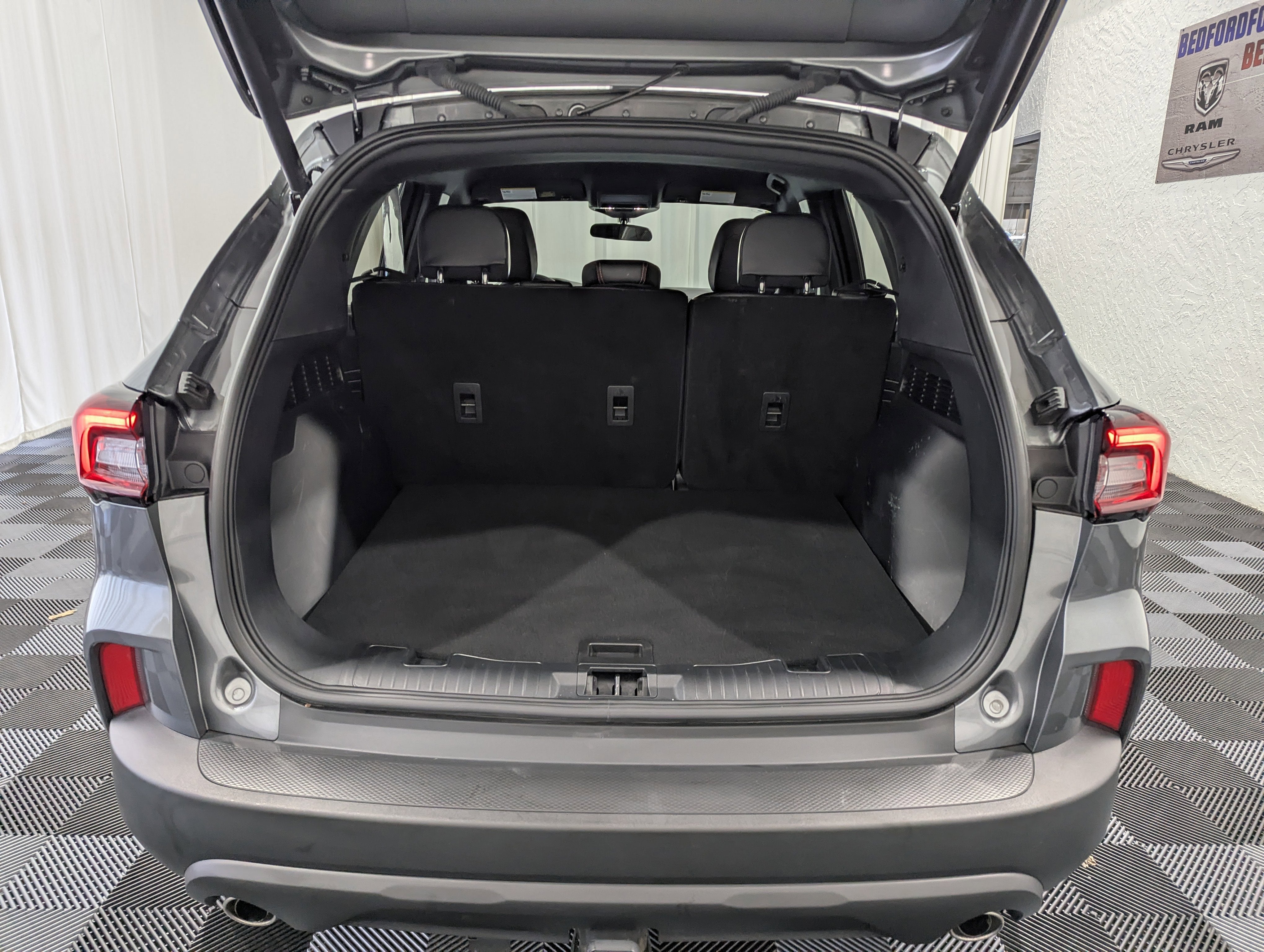 2025 Ford Escape ST-Line Select AWD