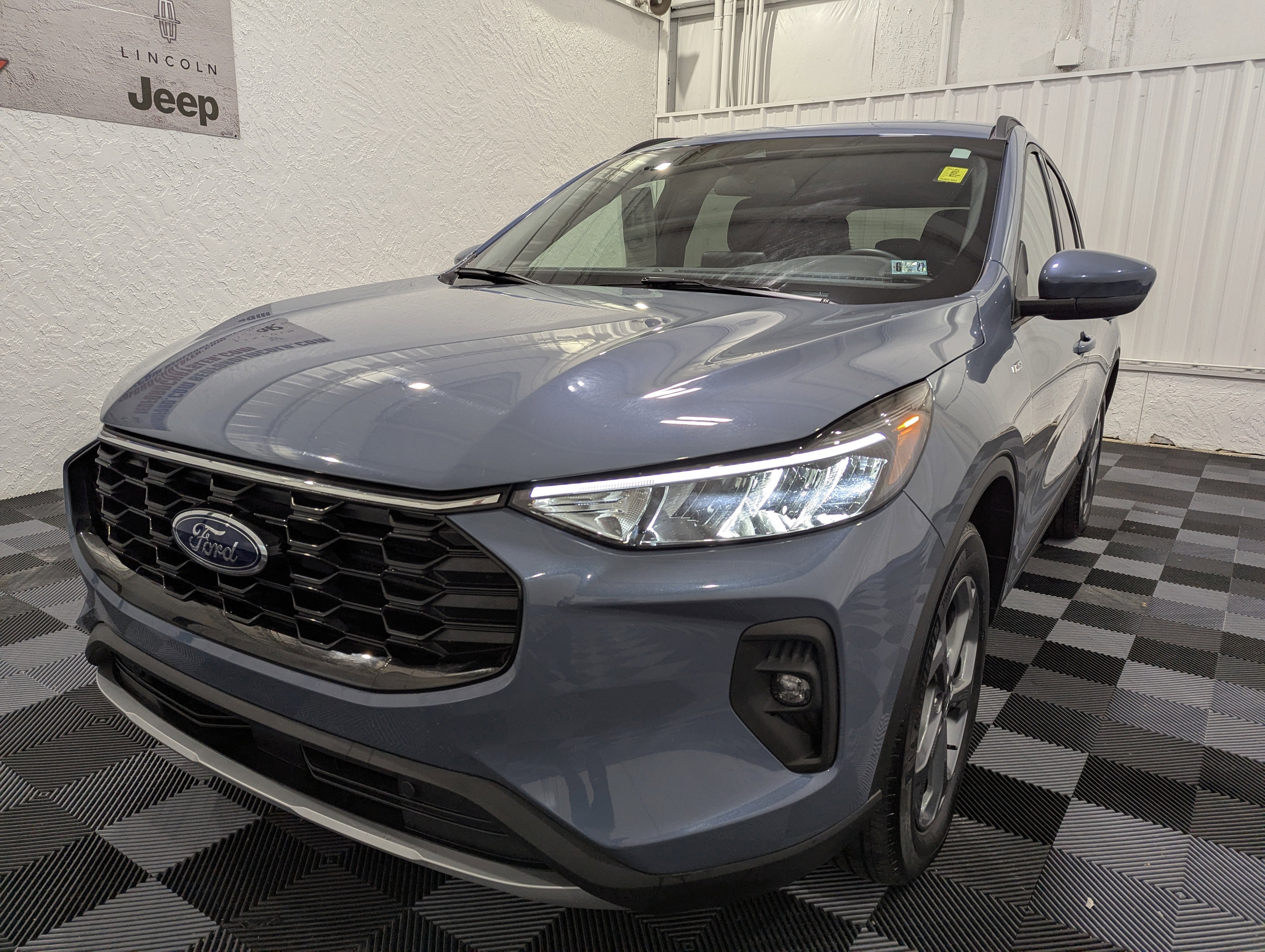 2025 Ford Escape ST-Line Select AWD