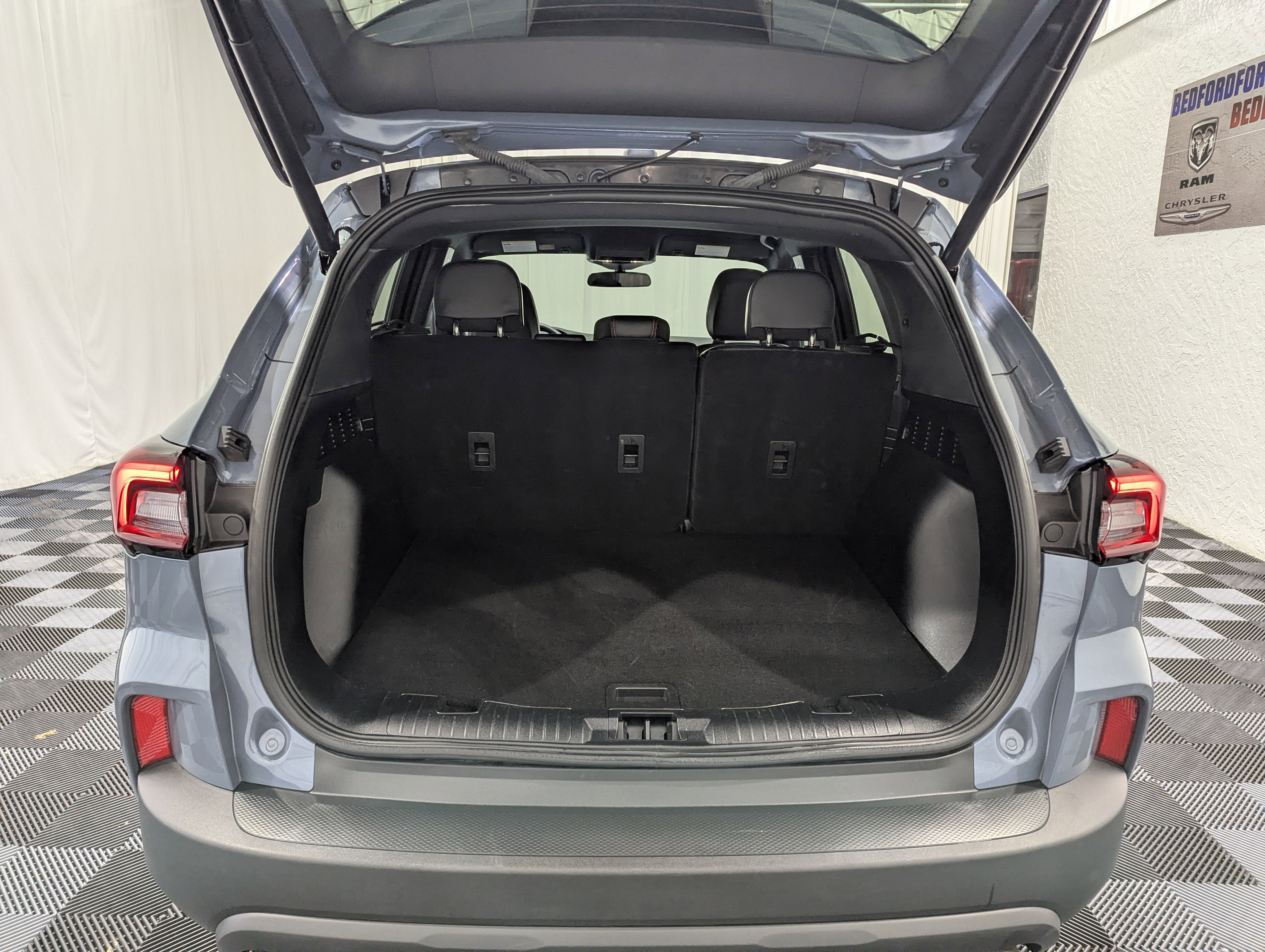 2025 Ford Escape ST-Line Select AWD