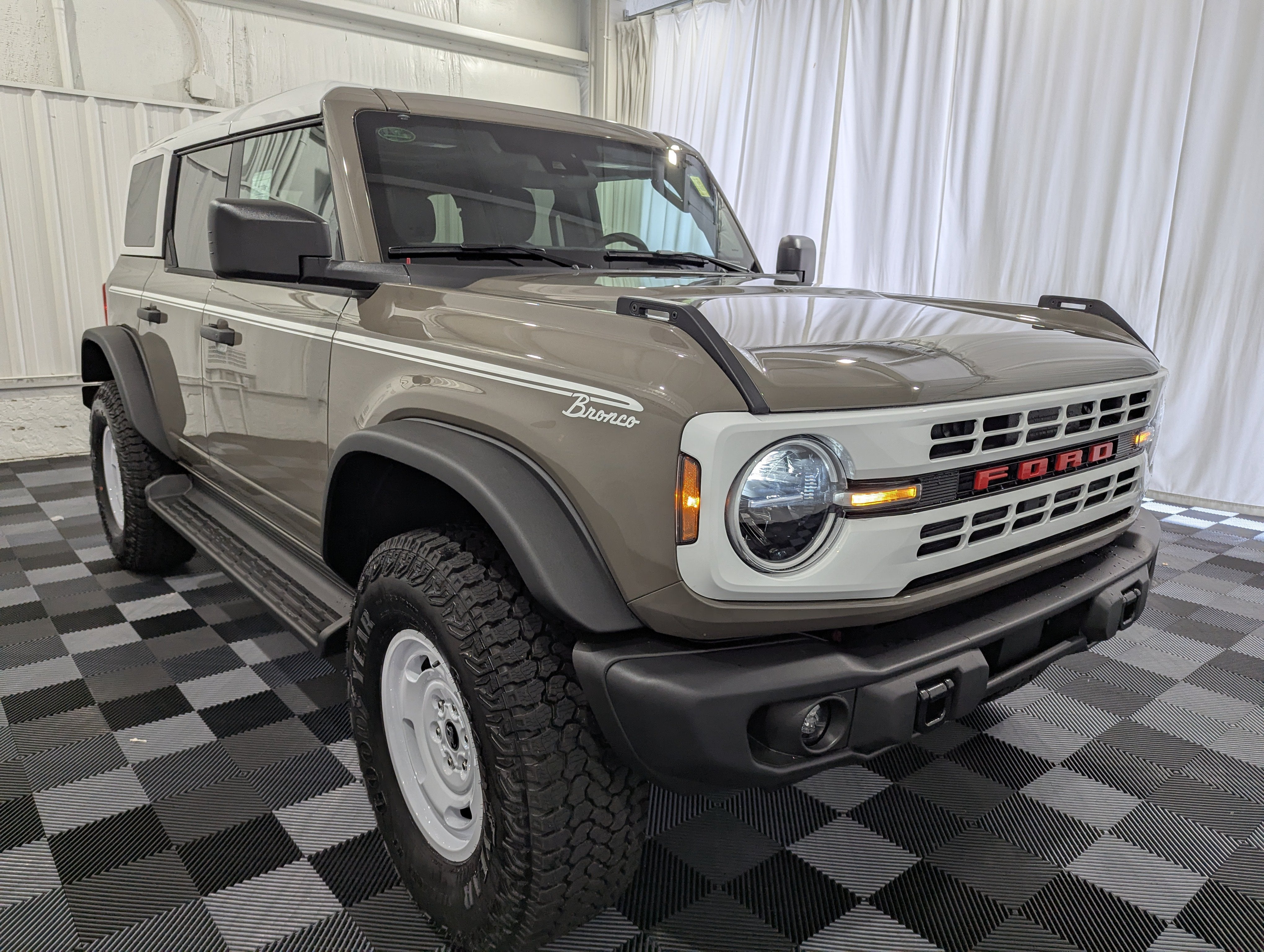 2026 Ford Bronco Heritage 4x4
