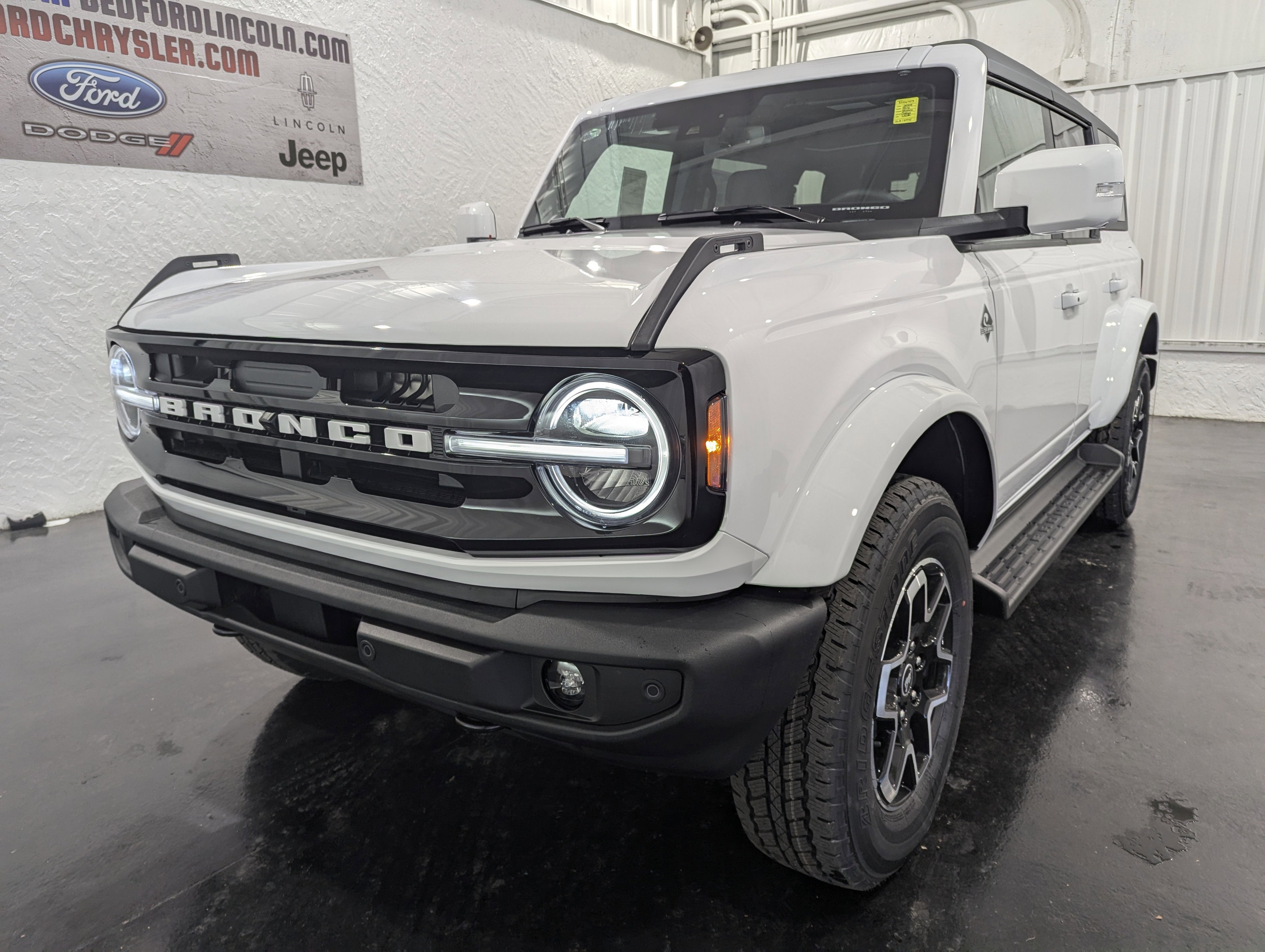 2025 Ford Bronco Outer Banks 4x4