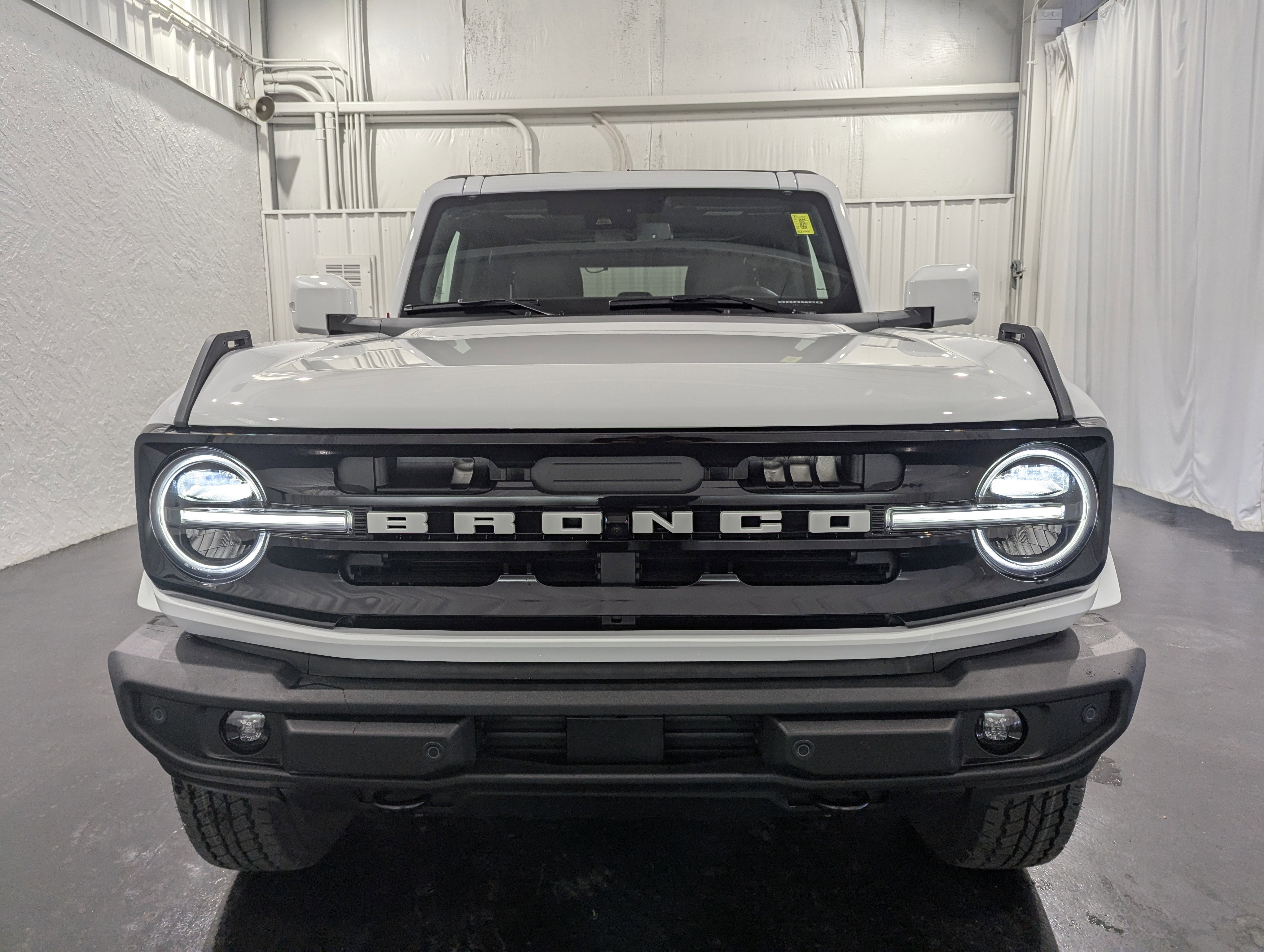 2025 Ford Bronco Outer Banks 4x4