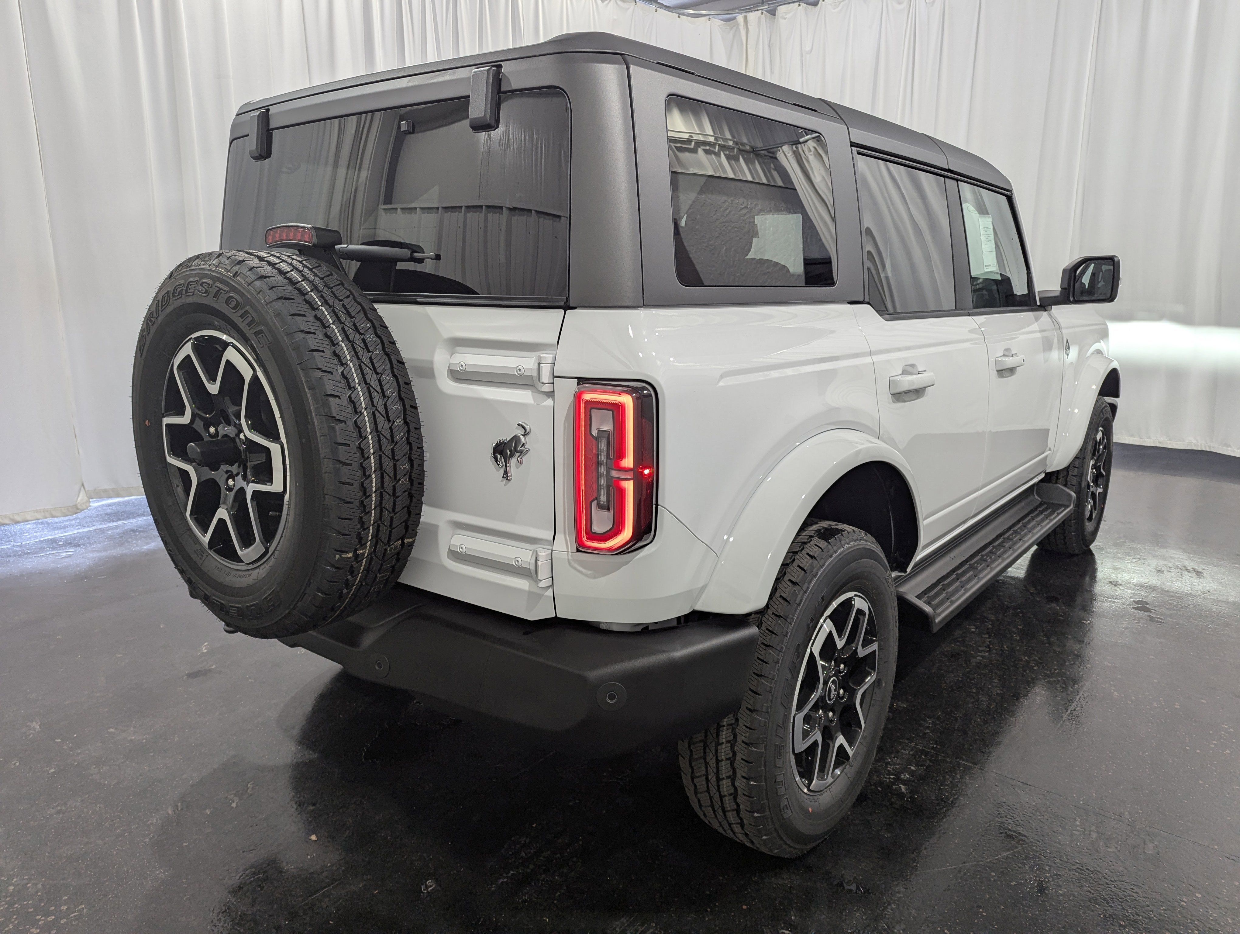 2025 Ford Bronco Outer Banks 4x4