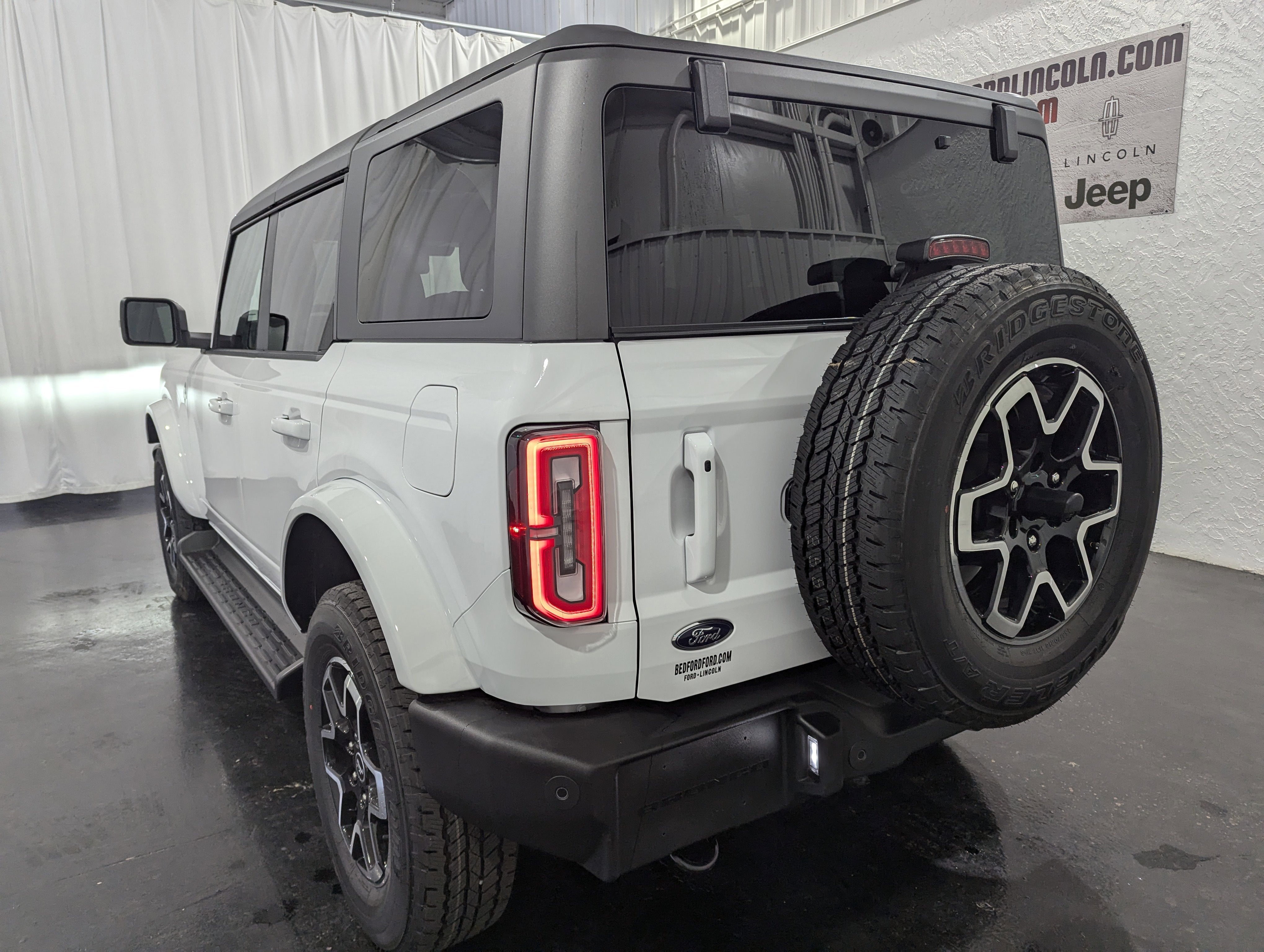 2025 Ford Bronco Outer Banks 4x4