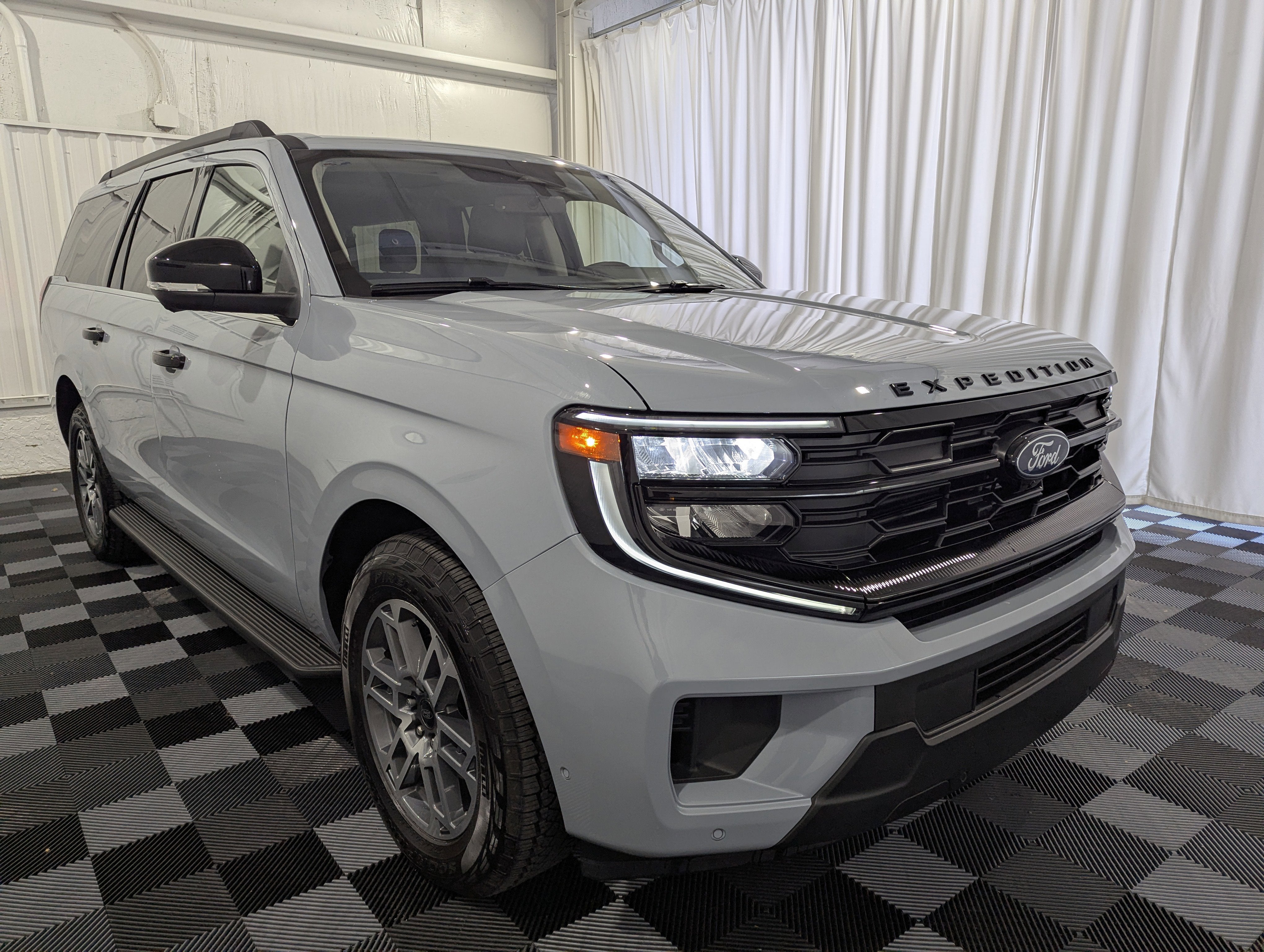 2025 Ford Expedition Max Active 4x4