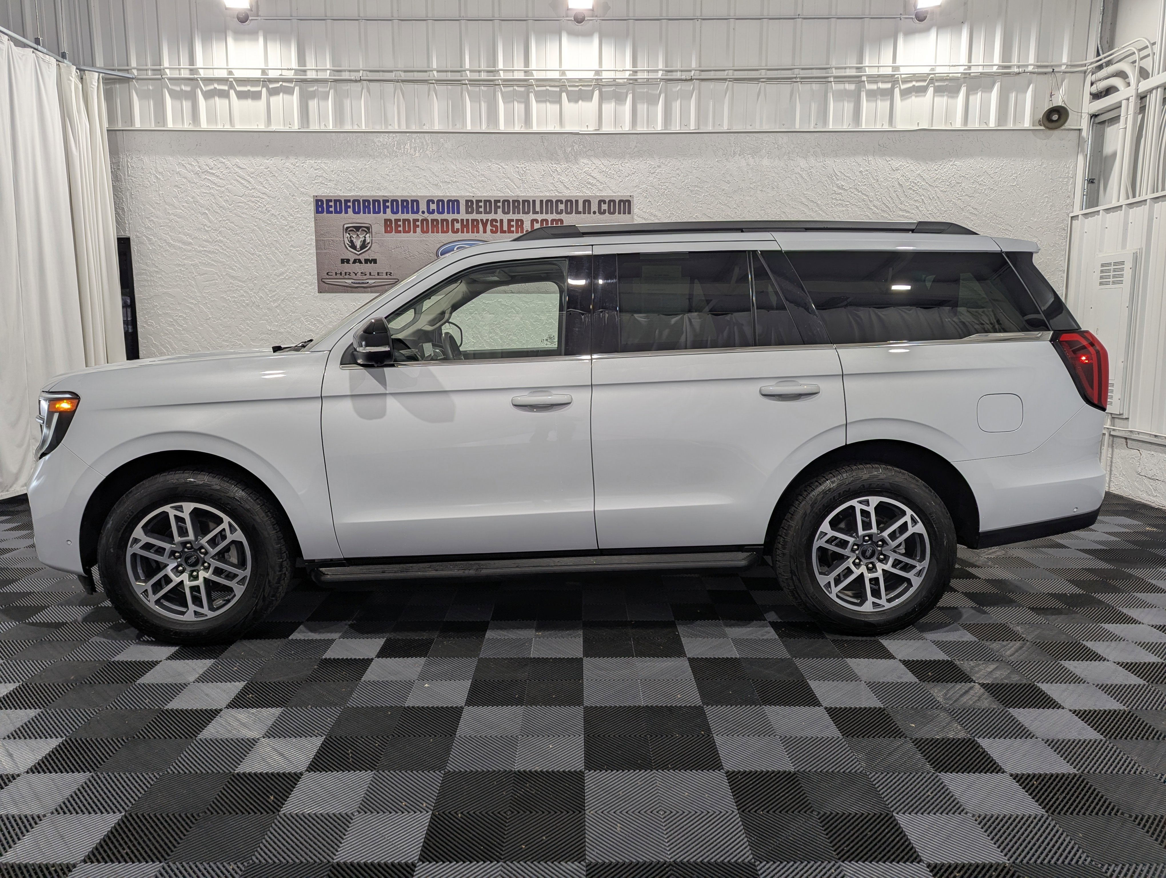2025 Ford Expedition Active 4x4