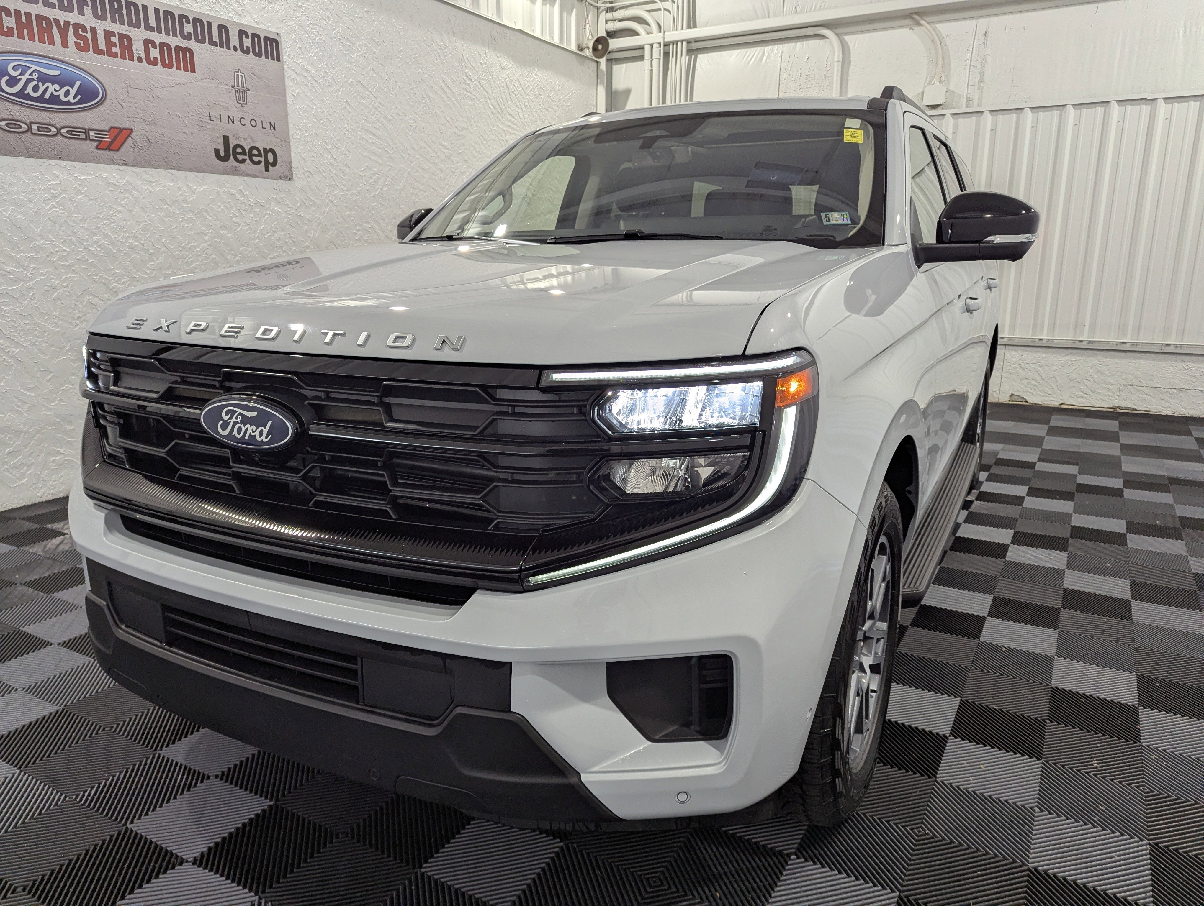 2025 Ford Expedition Active 4x4