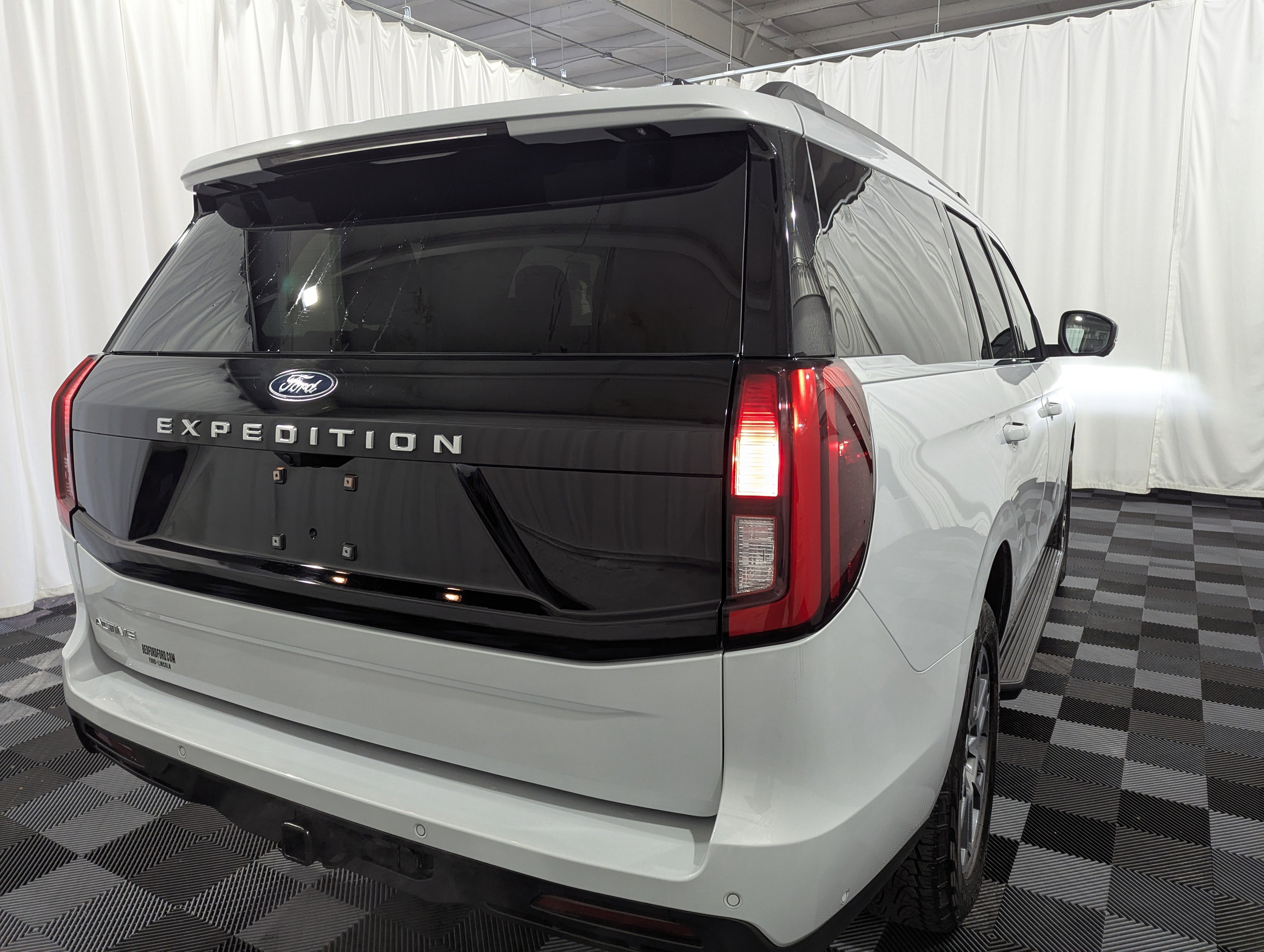 2025 Ford Expedition Active 4x4