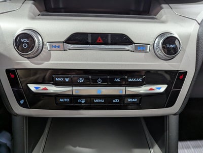2024 Ford Explorer XLT 4x4