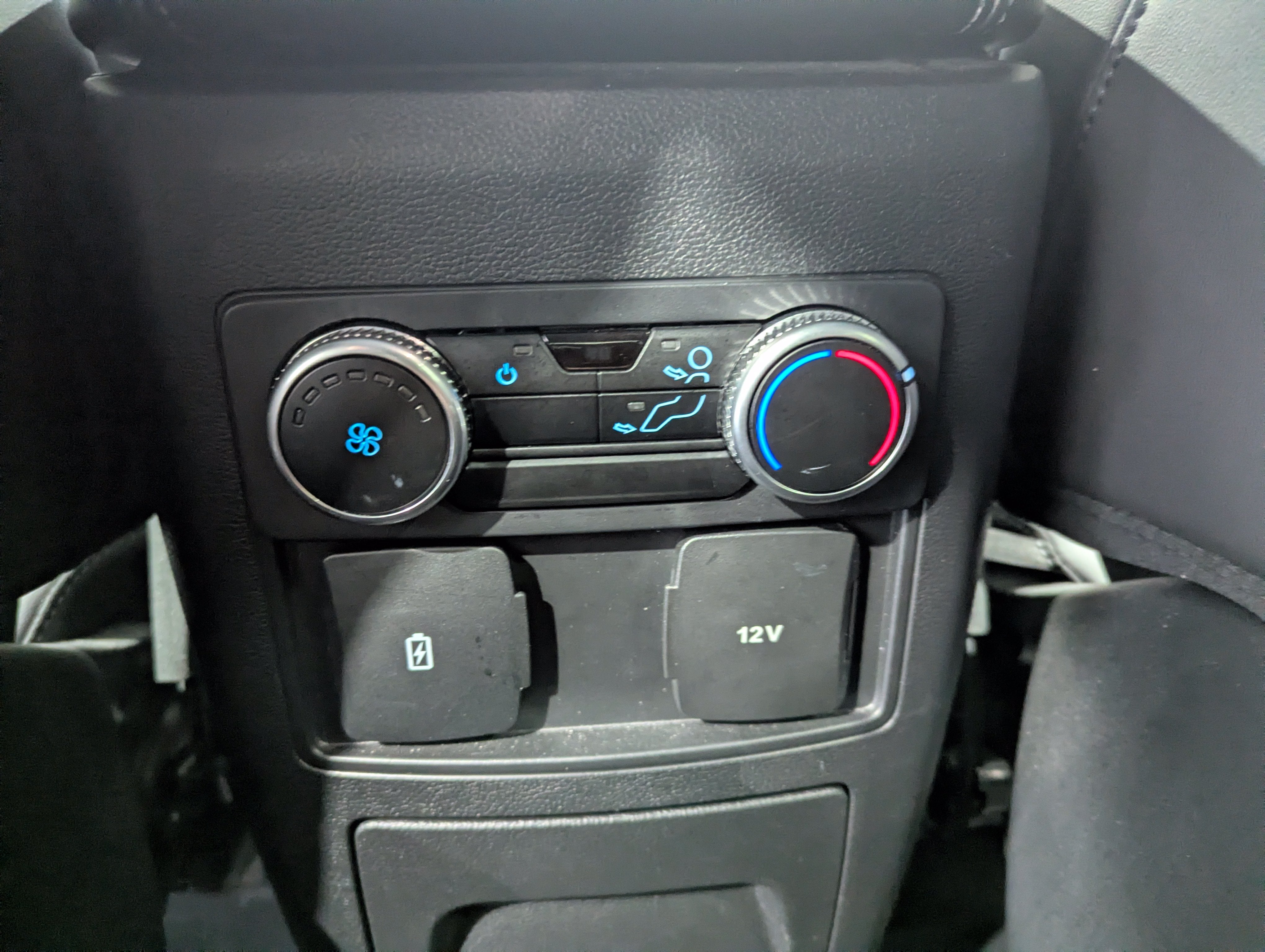 2024 Ford Explorer XLT 4x4
