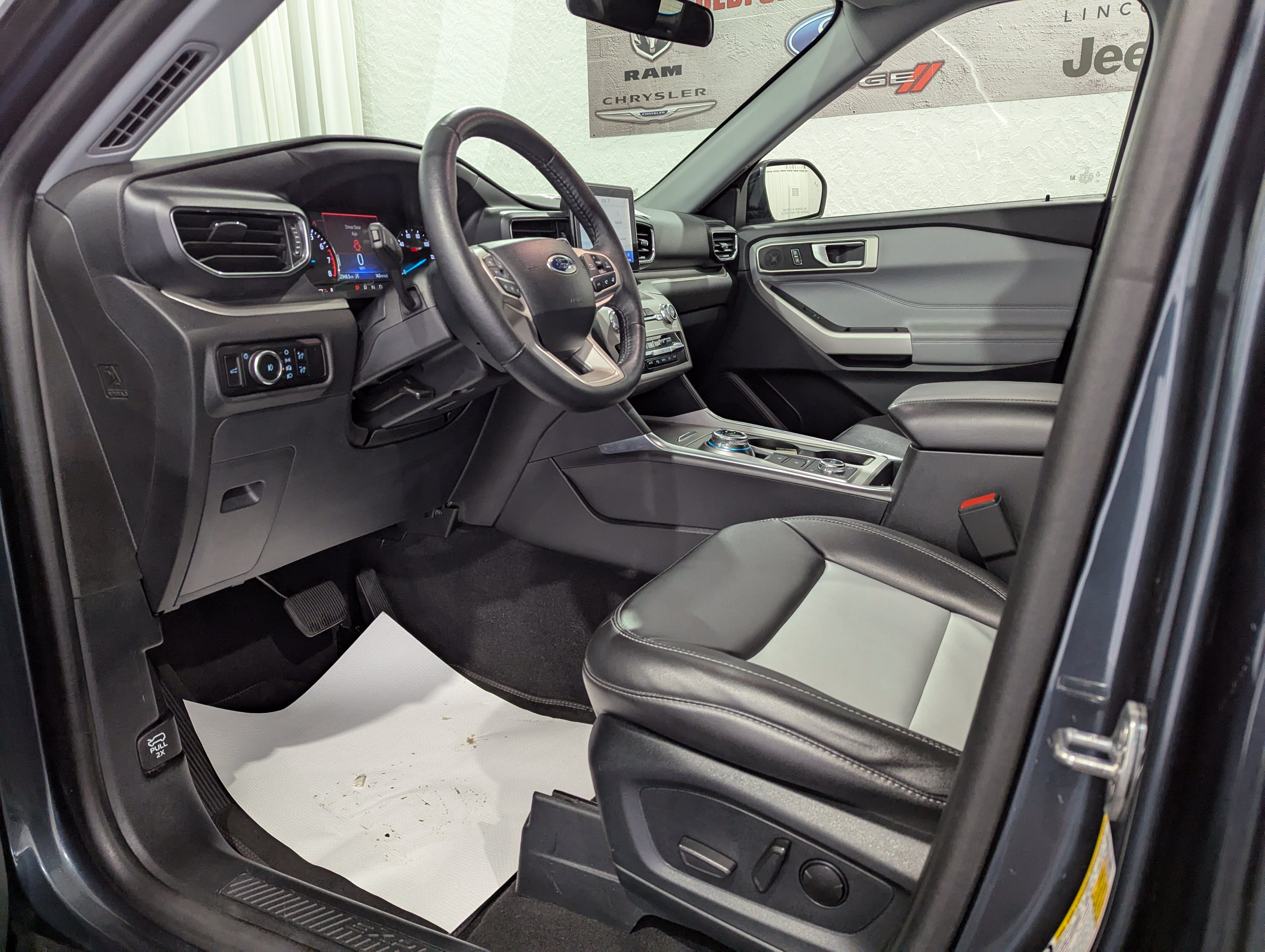 2024 Ford Explorer XLT 4x4