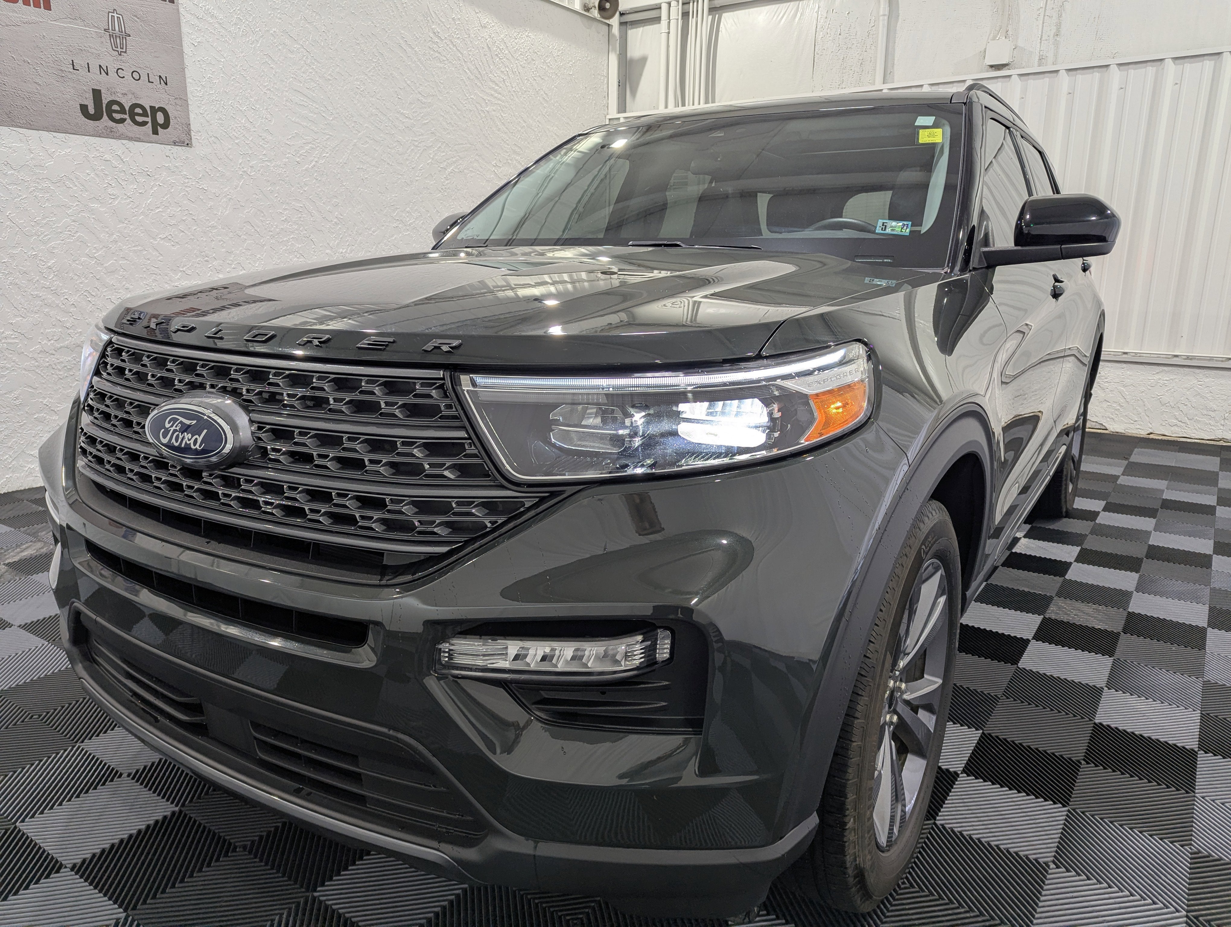 2024 Ford Explorer XLT 4x4