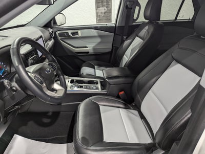 2023 Ford Explorer XLT 4x4