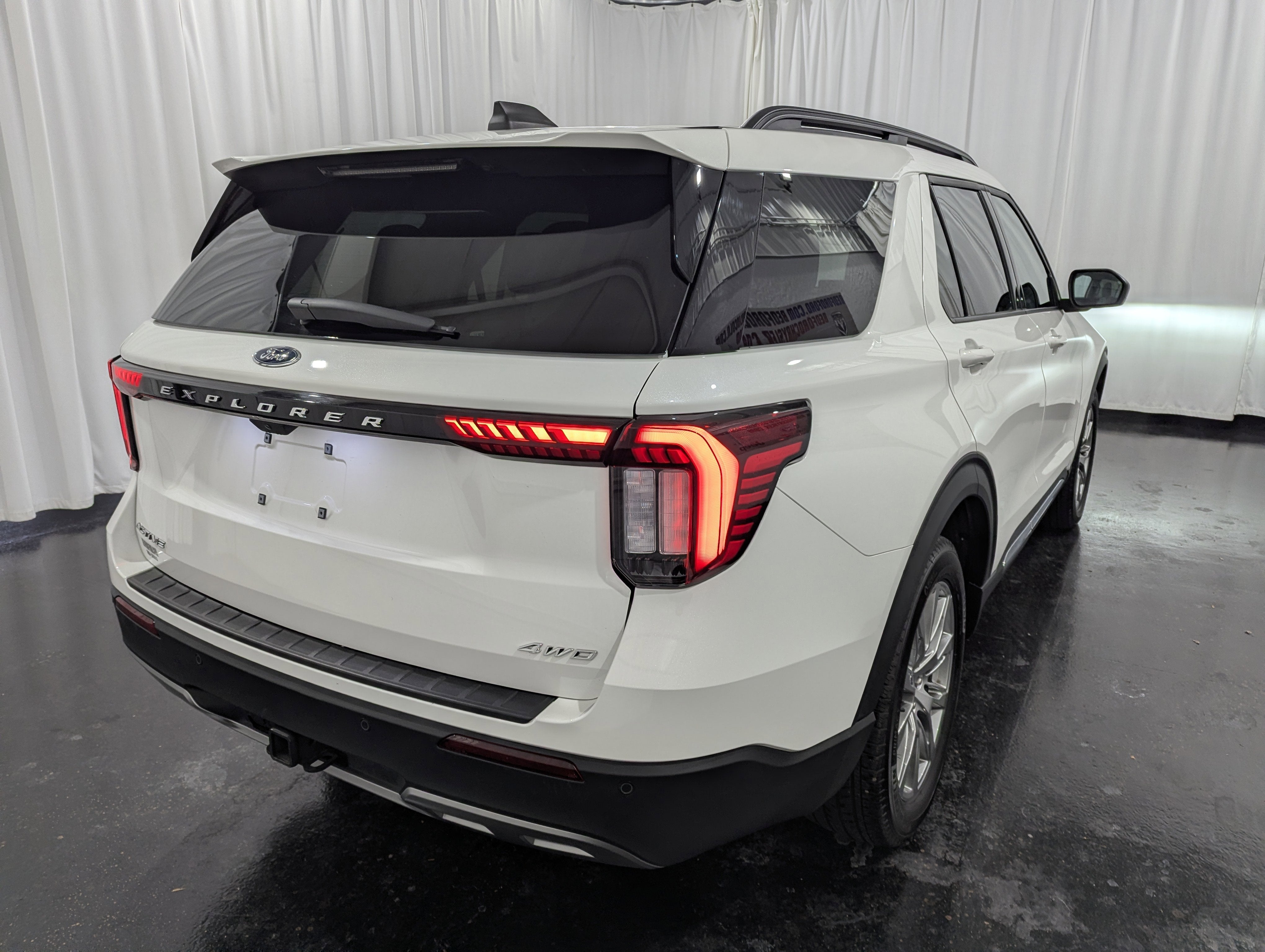 2025 Ford Explorer Active 4x4