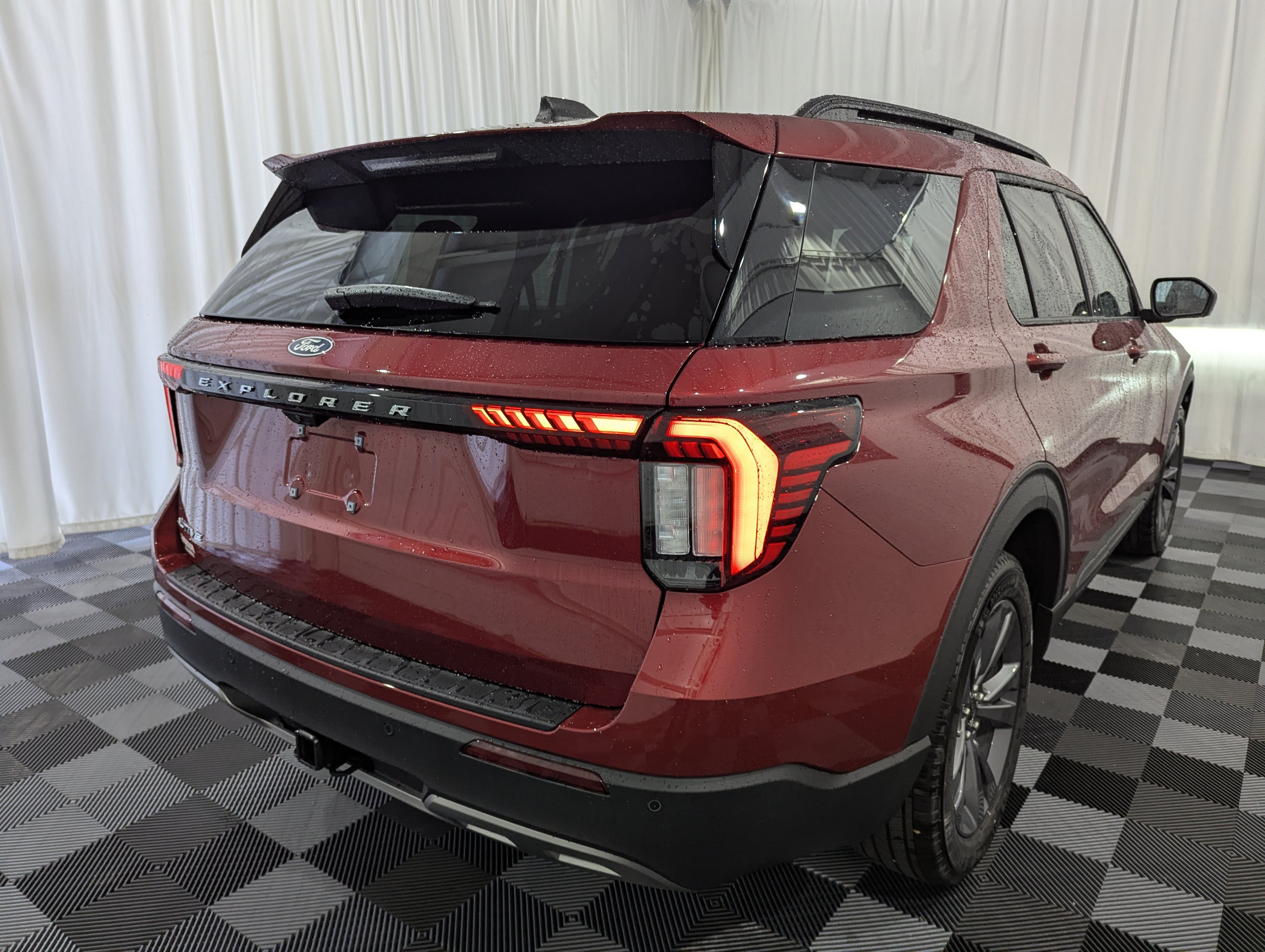 2027 Ford Explorer Active 4x4