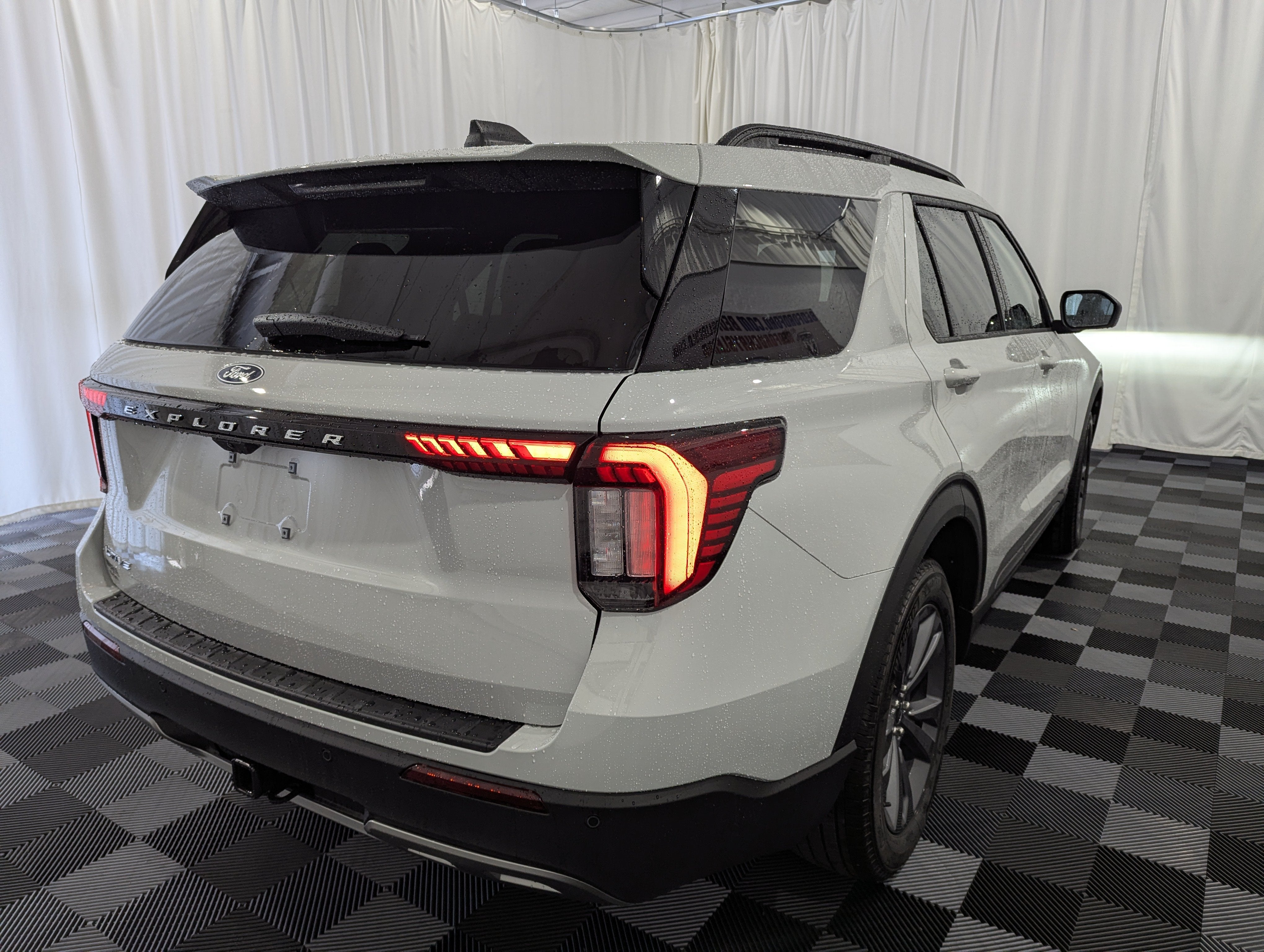 2027 Ford Explorer Active 4x4