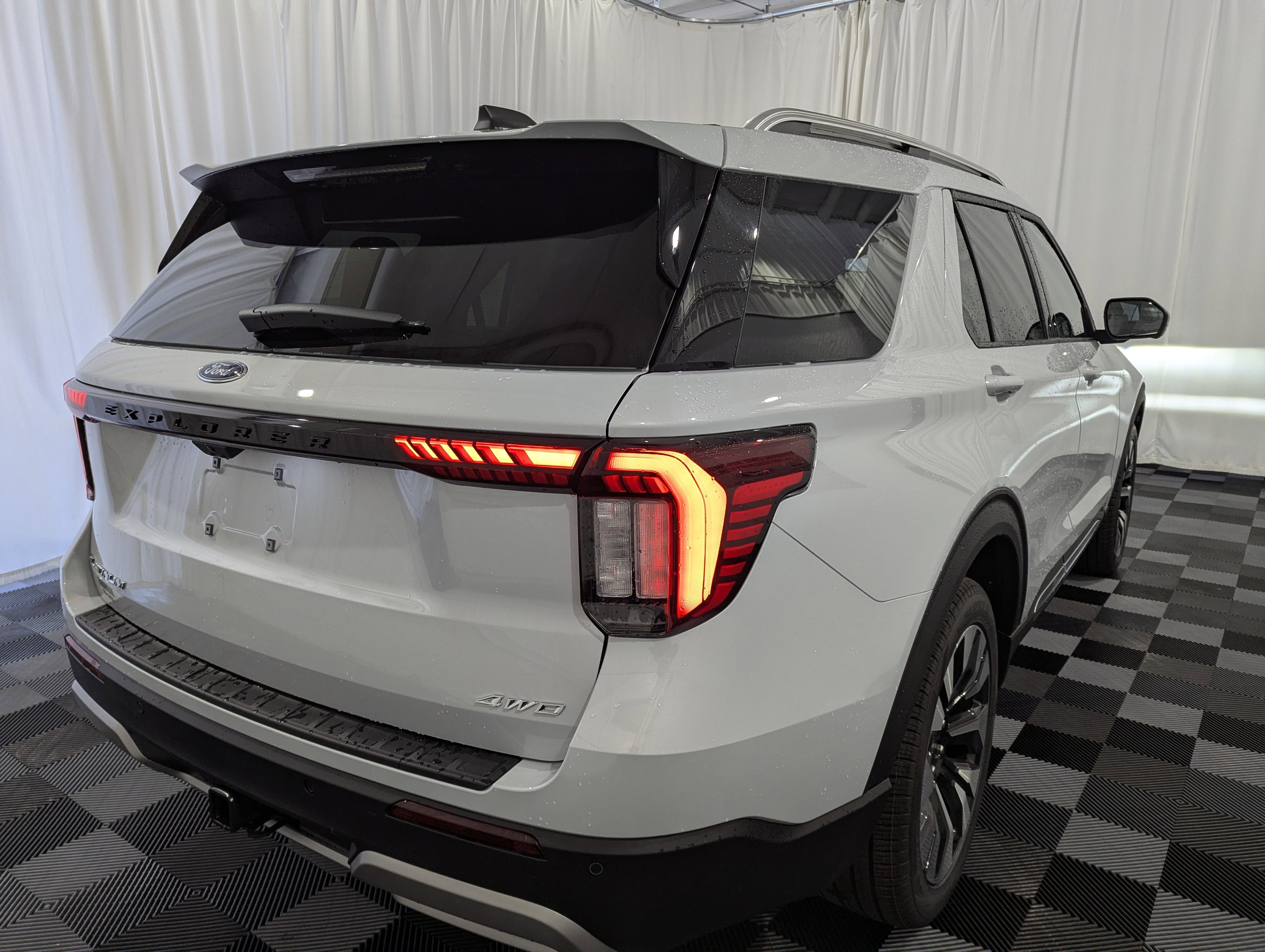 2026 Ford Explorer Platinum 4x4