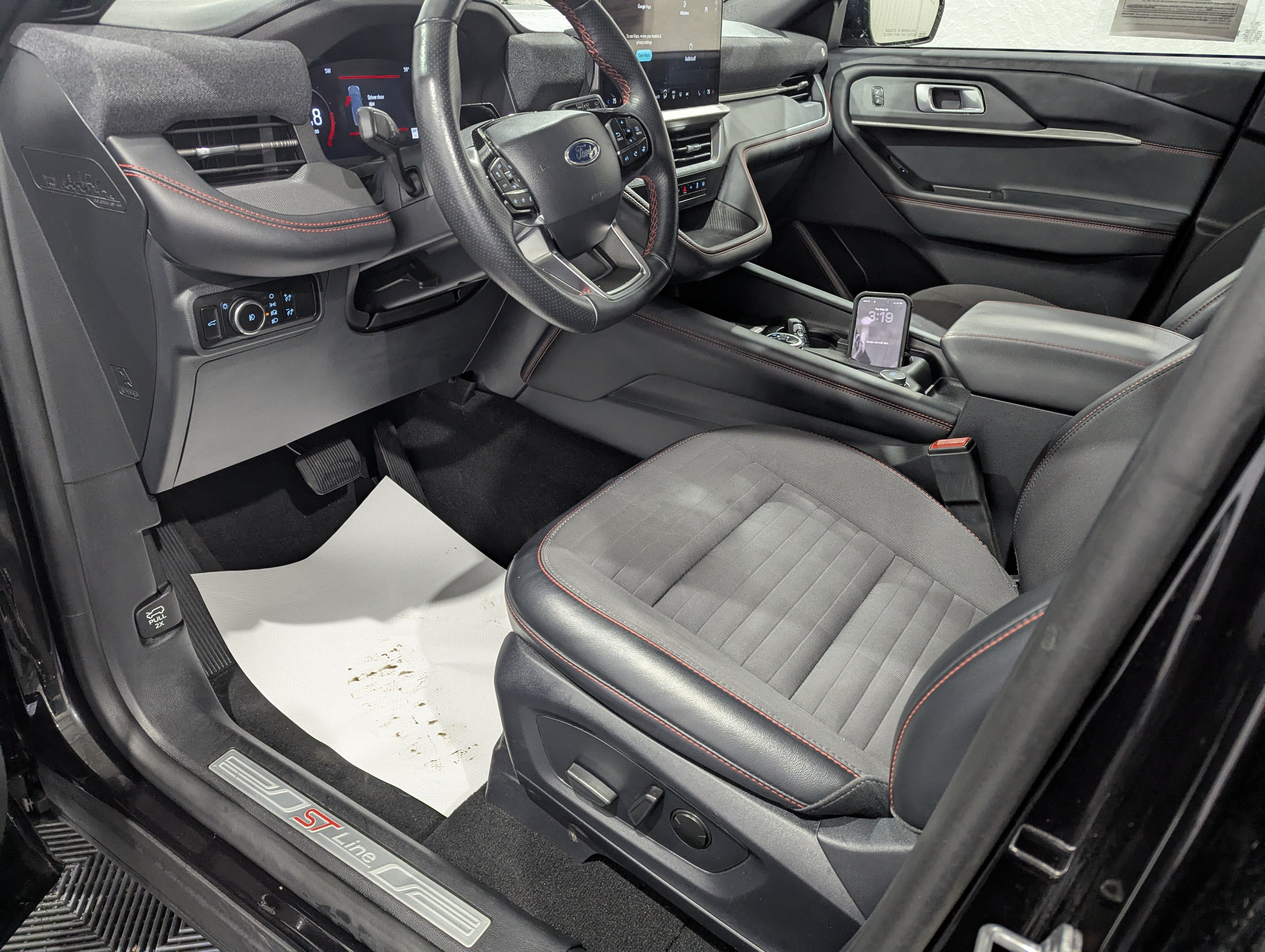 2025 Ford Explorer ST-Line 4x4