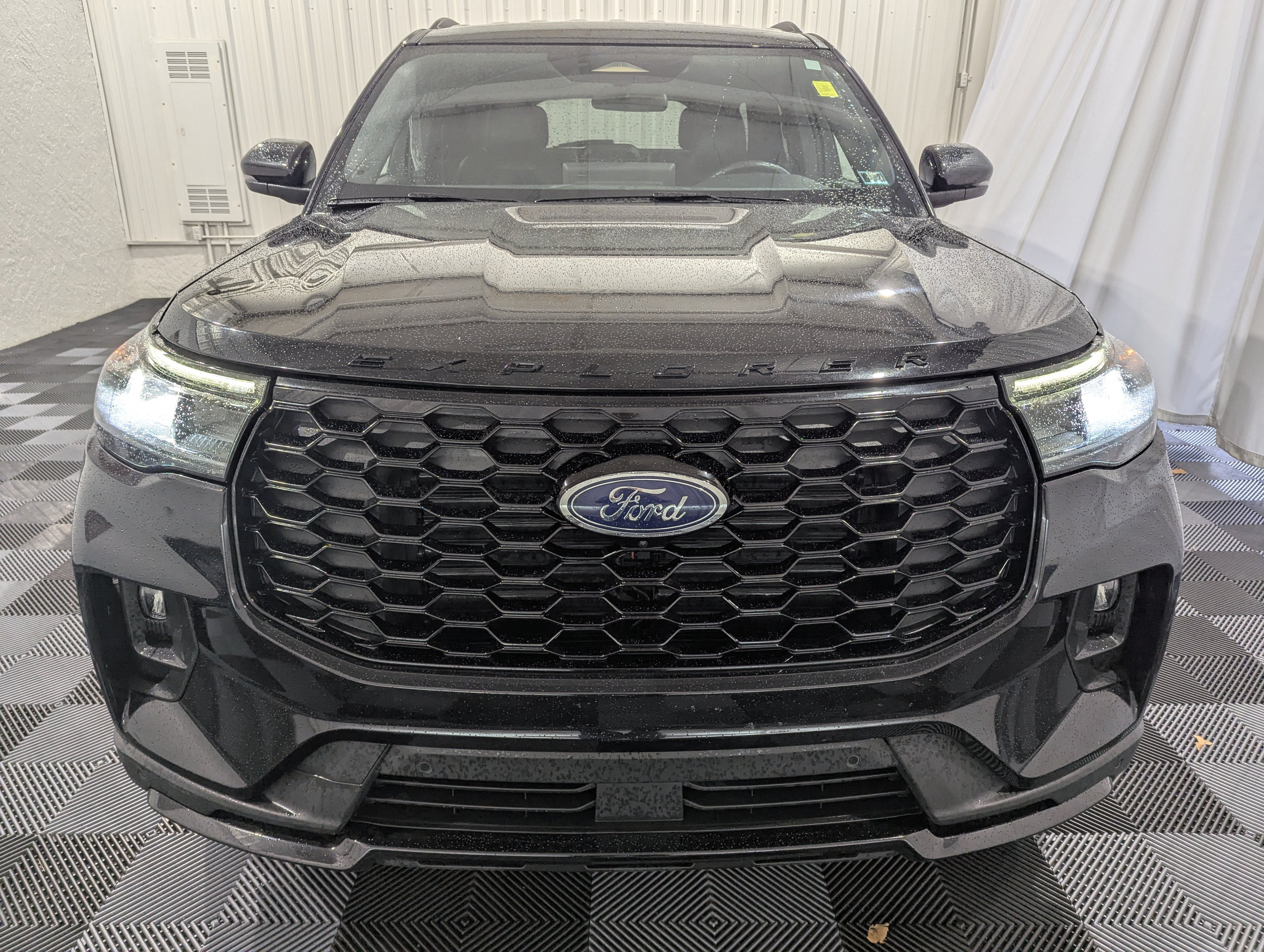 2025 Ford Explorer ST-Line 4x4