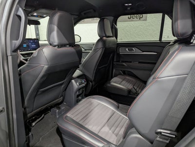 2025 Ford Explorer ST-Line 4x4