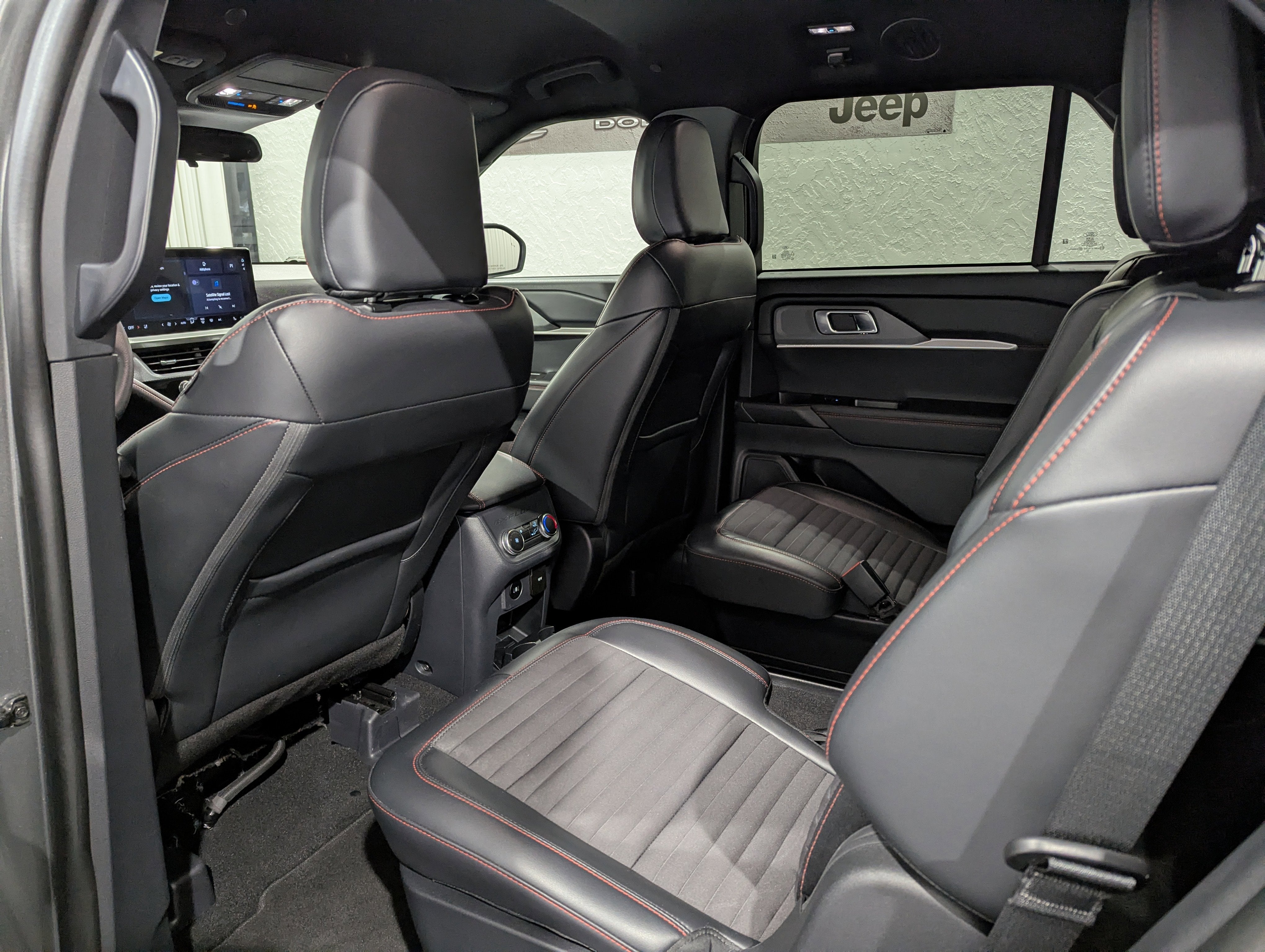 2025 Ford Explorer ST-Line 4x4